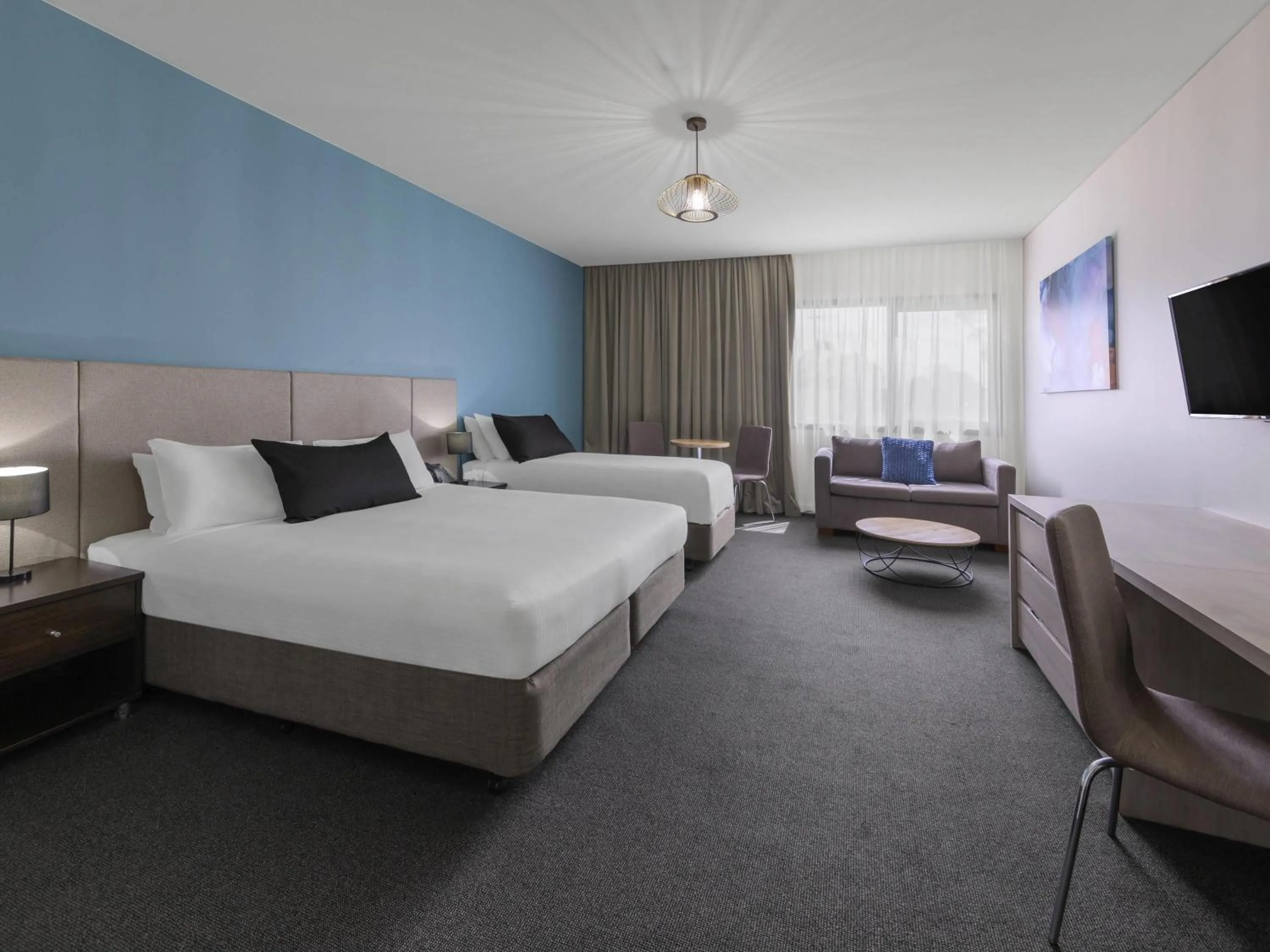 Bedroom, Bed in Mantra Melbourne Melton