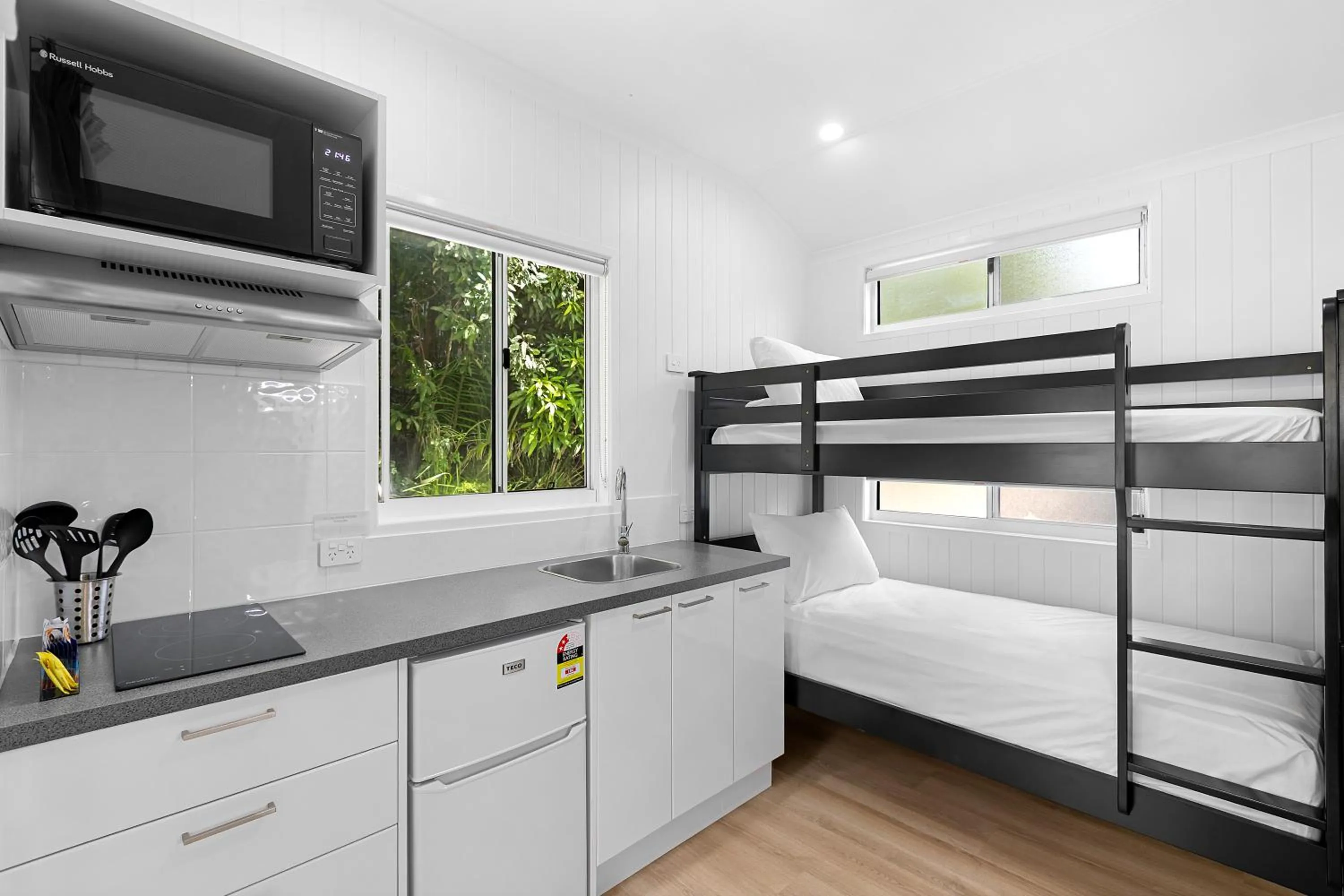 Kitchen or kitchenette, Bed in Kipara Tropical Rainforest Retreat