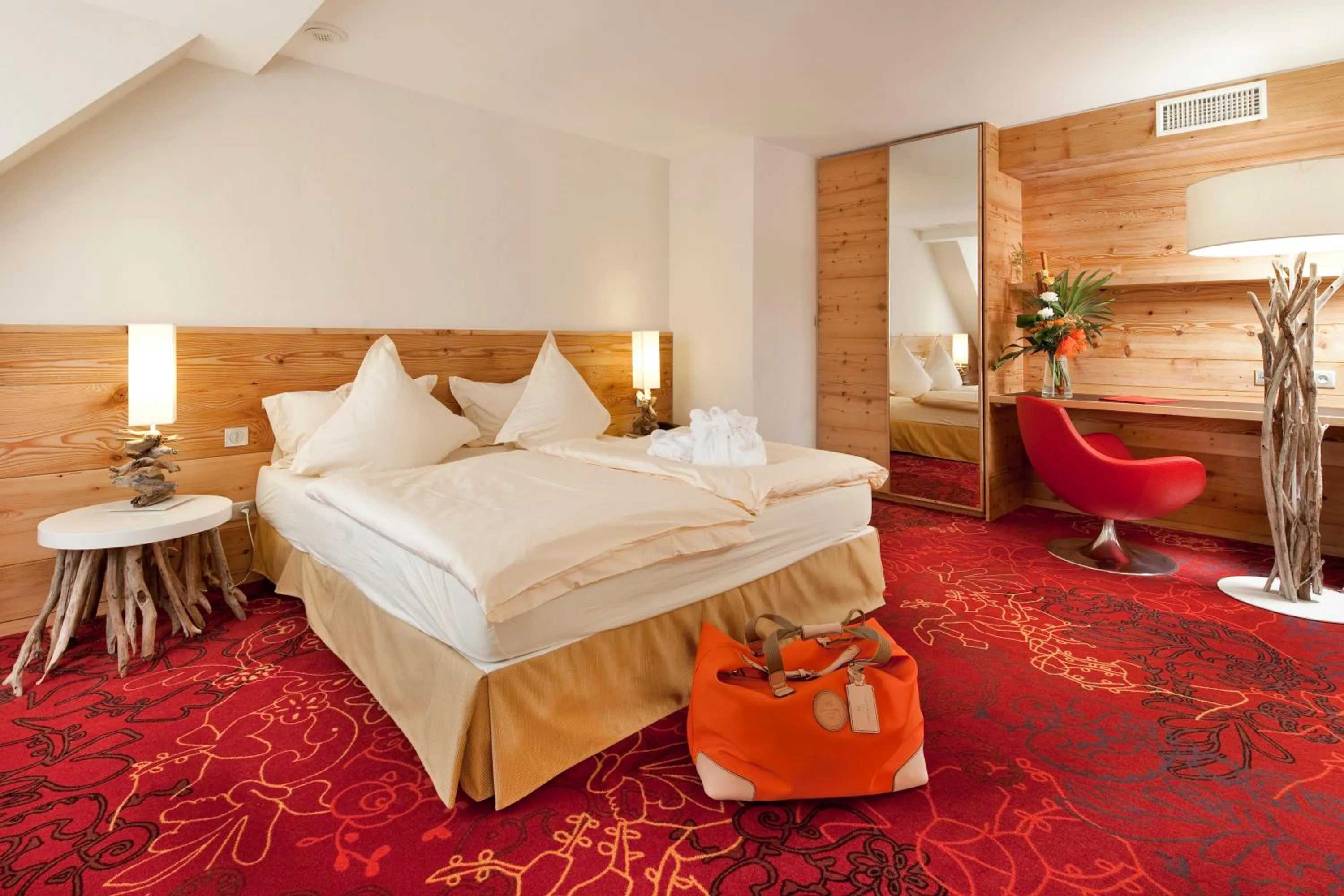 Bedroom, Bed in Spa Hôtel Restaurant Au Lion d'Or