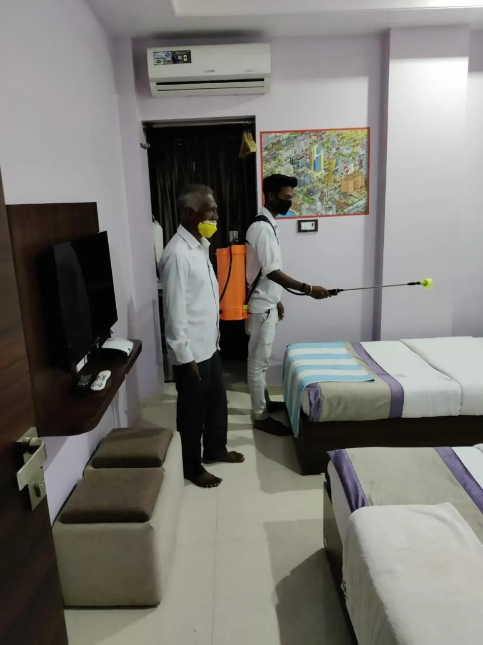 View (from property/room), Bed in Hotel Sai Guest House