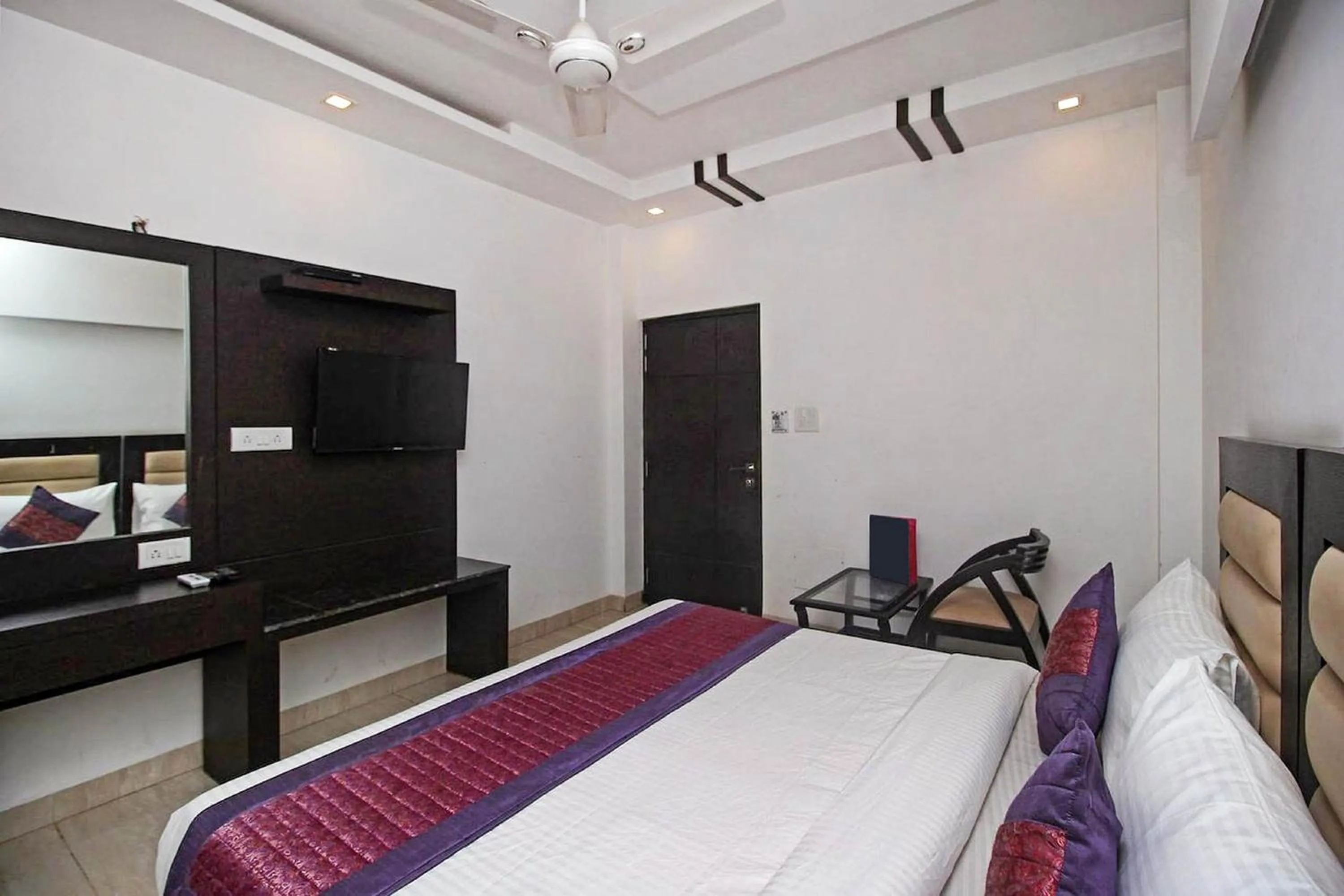 TV and multimedia in FabHotel Arihant Inn