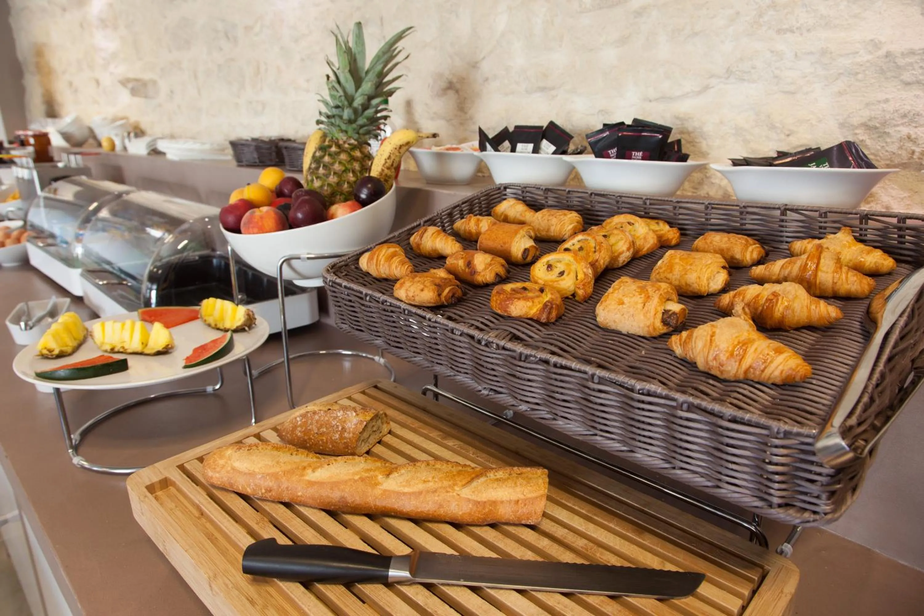 Breakfast in The Originals Boutique, Hôtel La Grange, Niort
