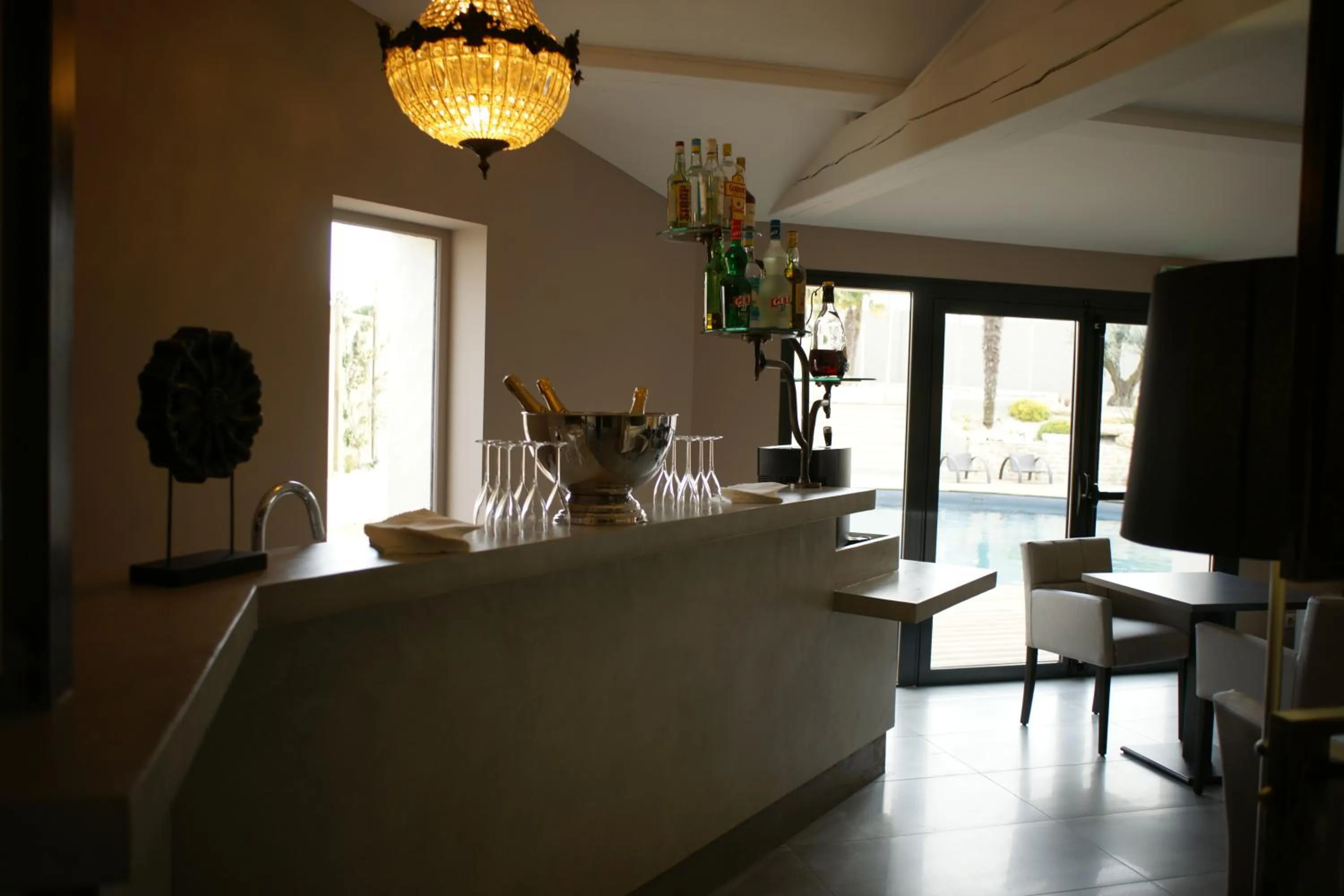 Lounge or bar in The Originals Boutique, Hôtel La Grange, Niort