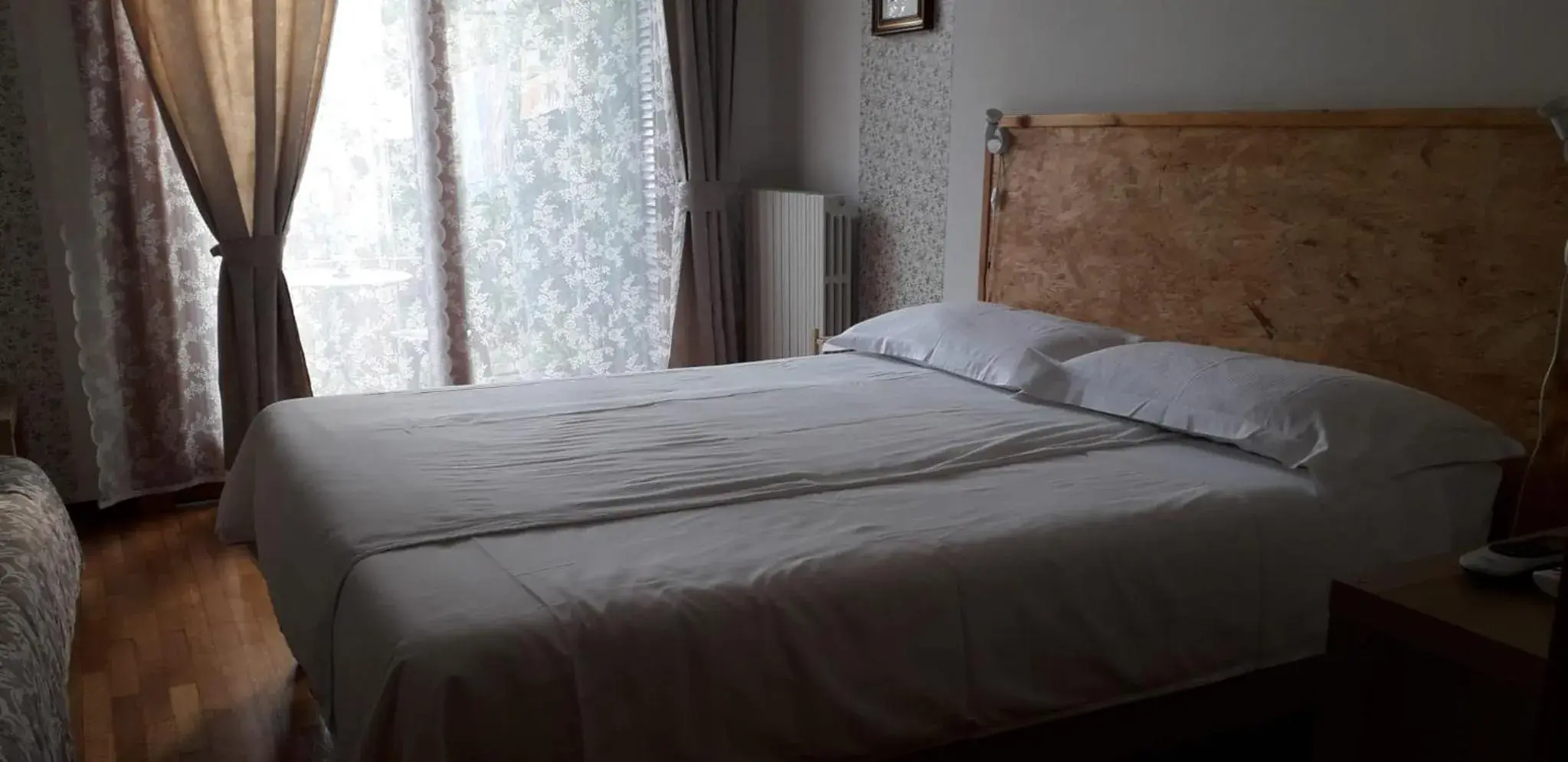 Large Double or Twin Room - single occupancy in El Rincon del Artista Large Double or Twin Room - single occupancy in El Rincon del Artista