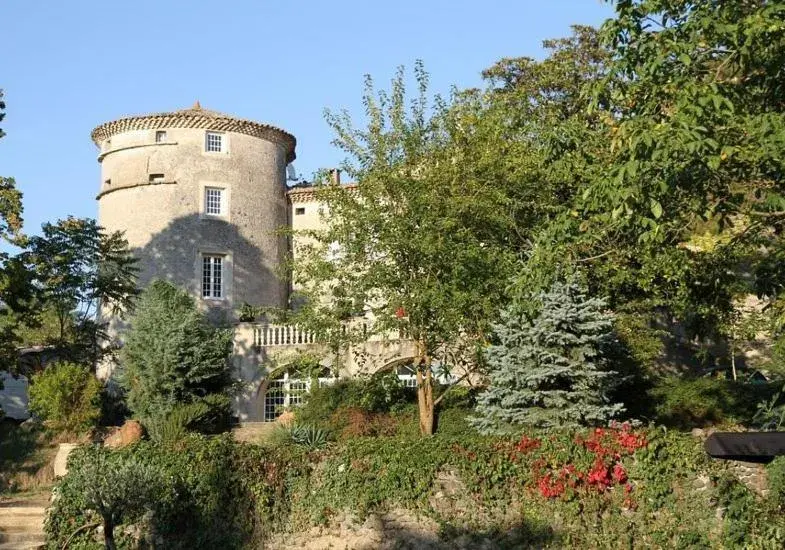 Chateau de Mauras Chateau de Mauras