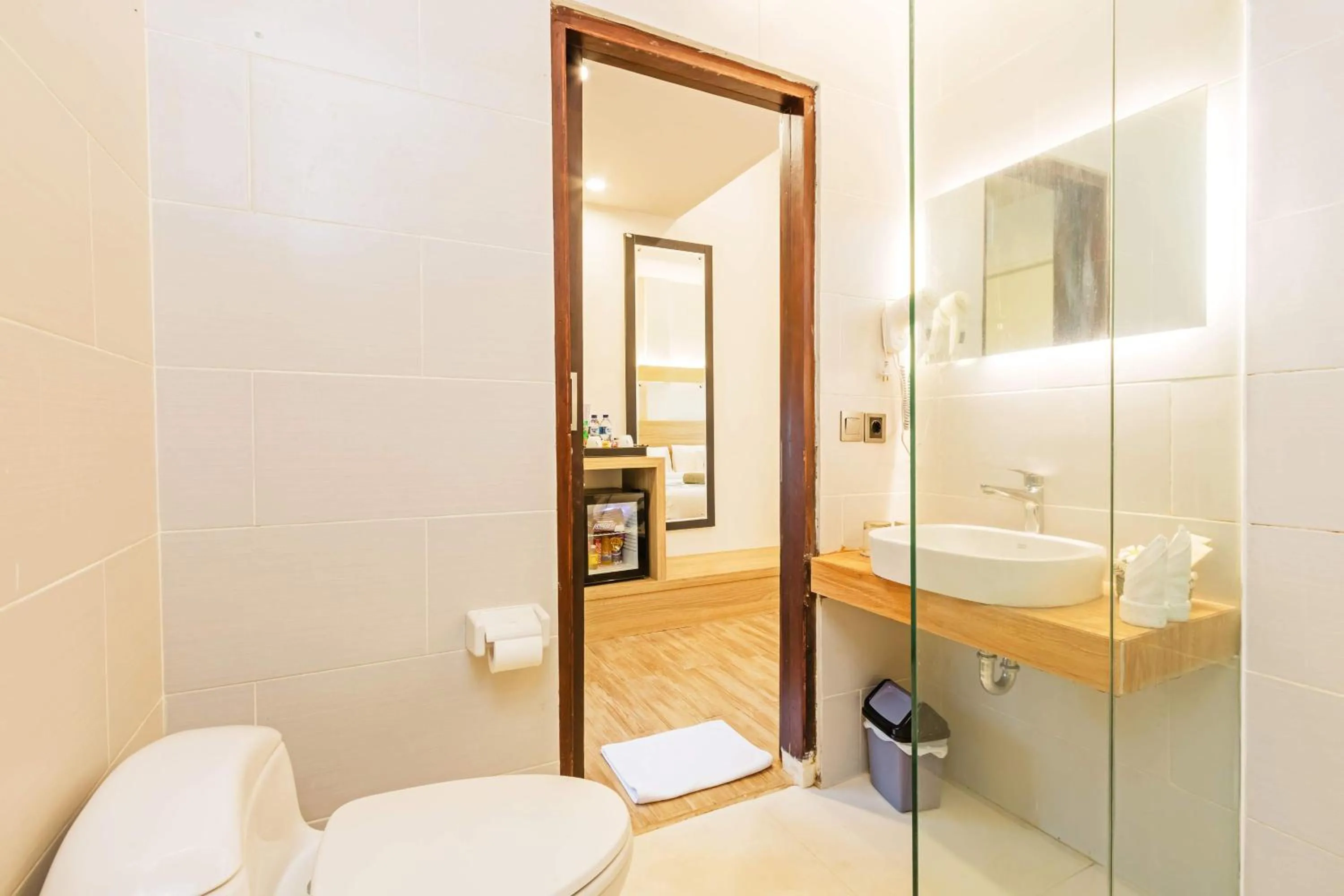 Toilet in Kashantee Village