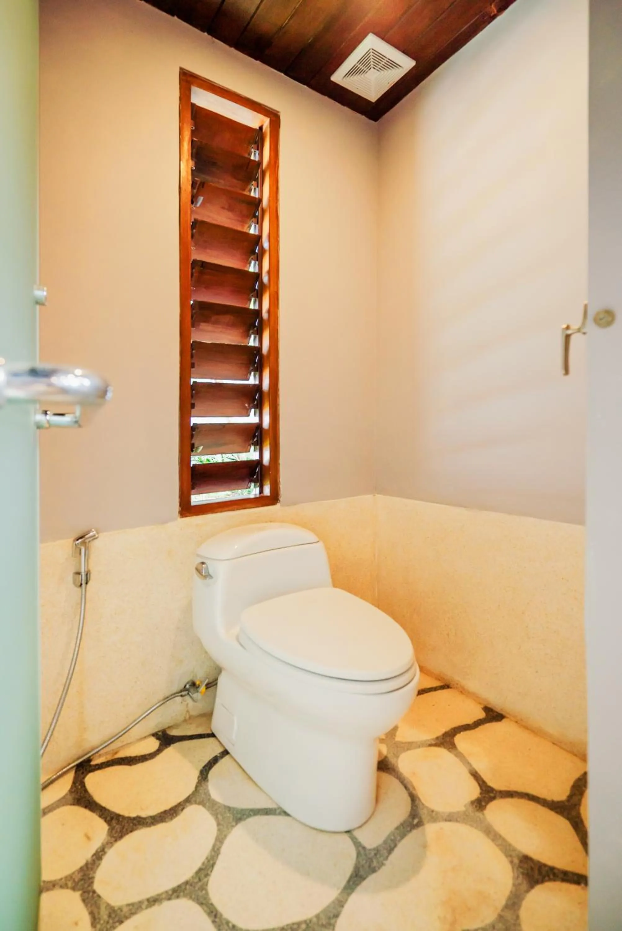 Toilet in Kashantee Village