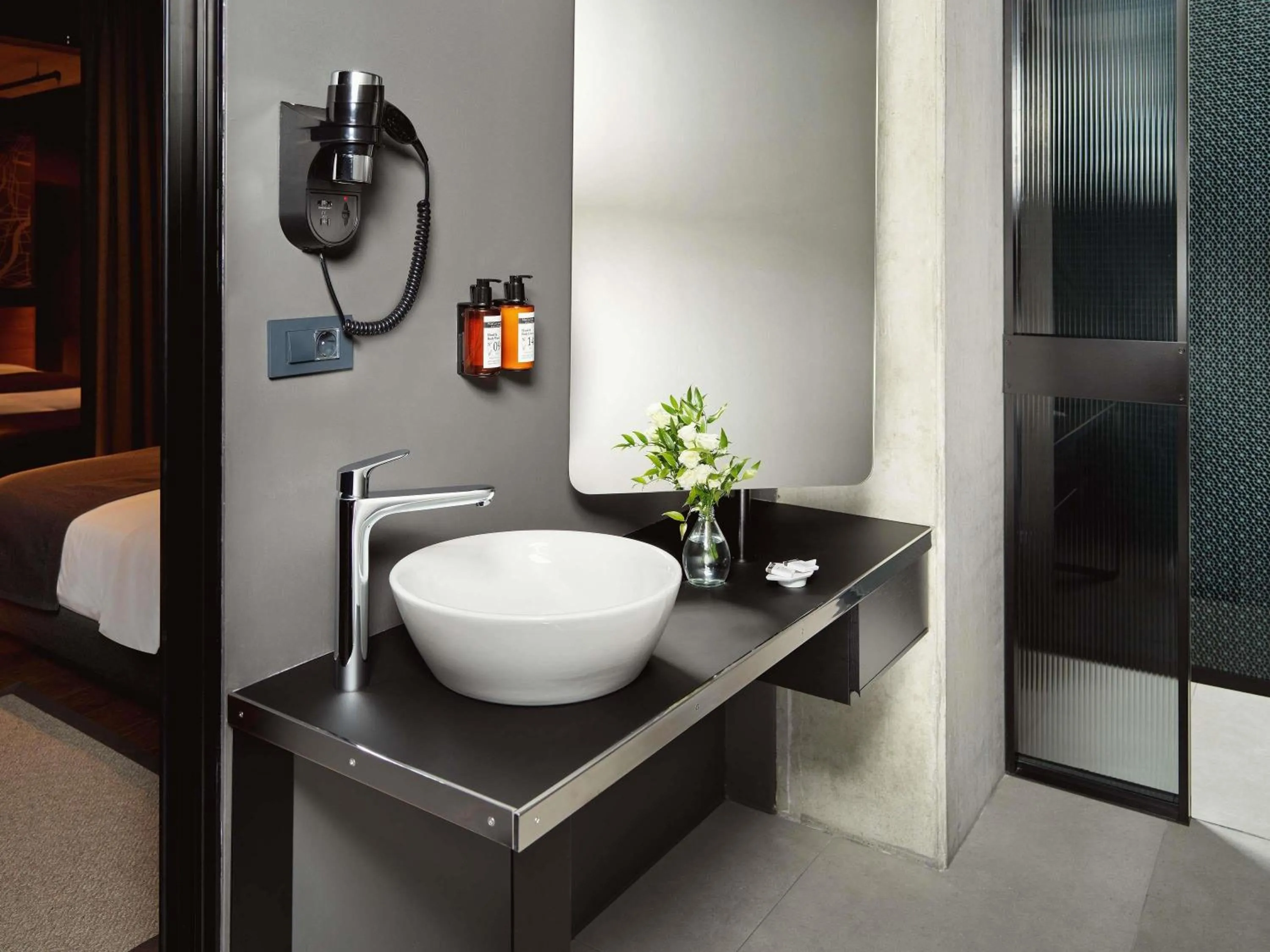 Bedroom in Mövenpick Zagreb