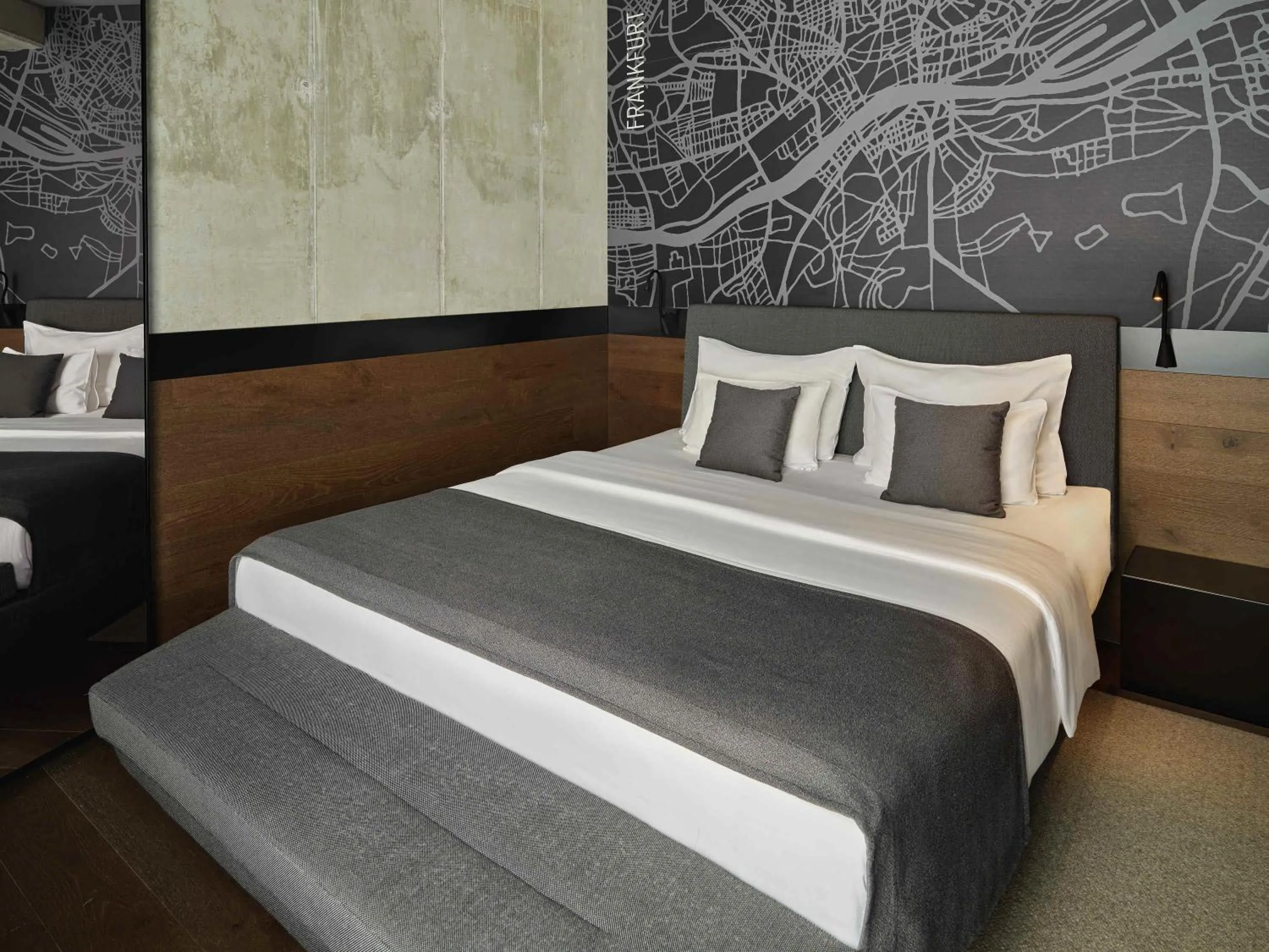 Bedroom, Bed in Mövenpick Zagreb