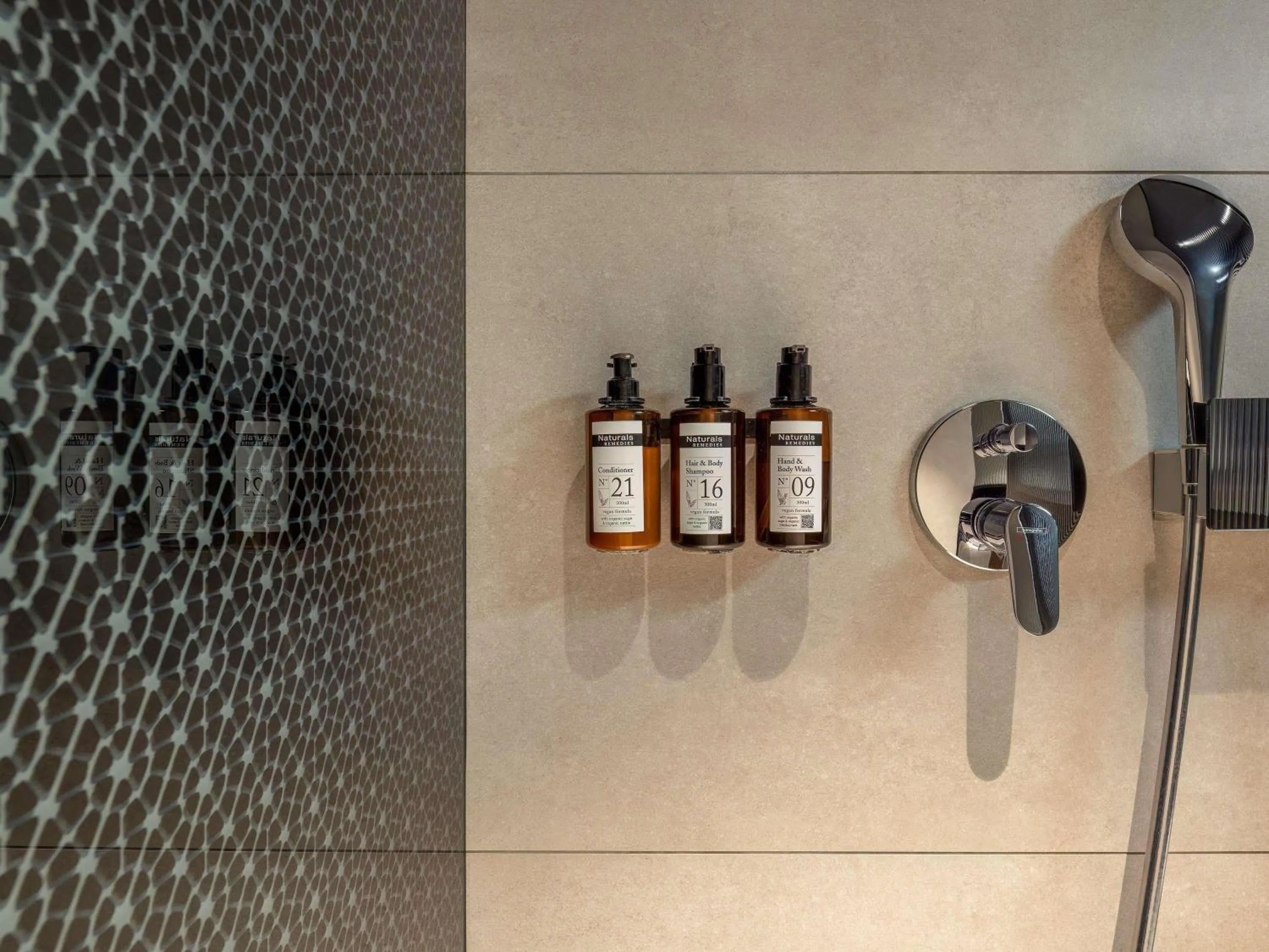 Bedroom in Mövenpick Zagreb