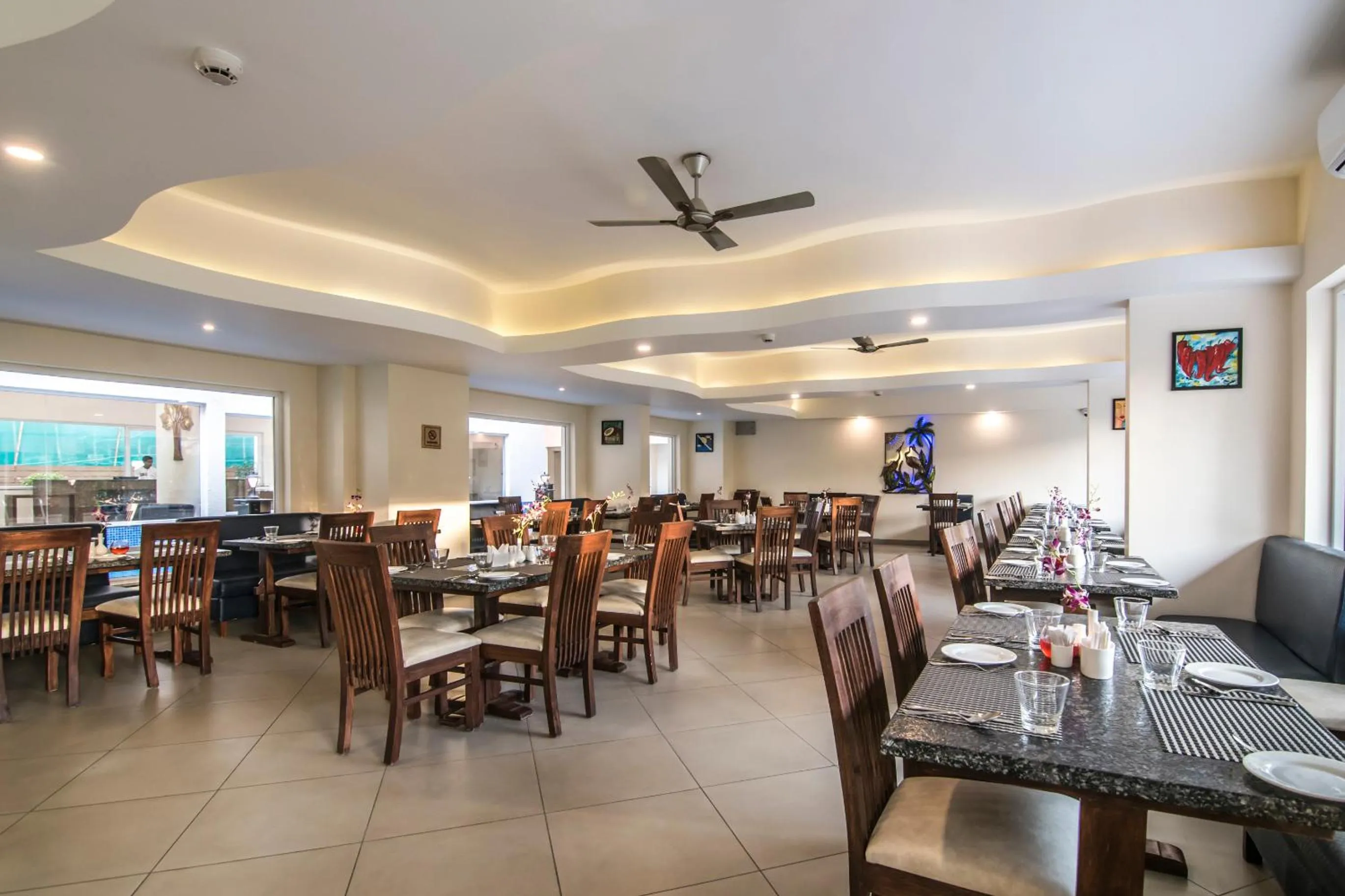 Restaurant/places to eat in Regenta Central North Goa, Arpora