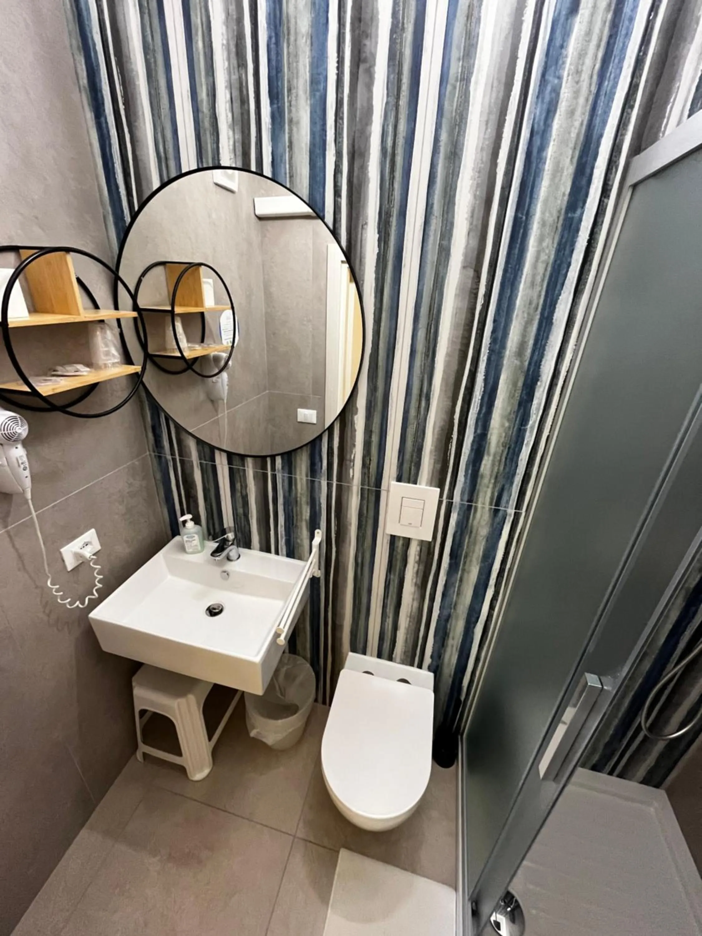 Shower in Hotel Lido Vieste