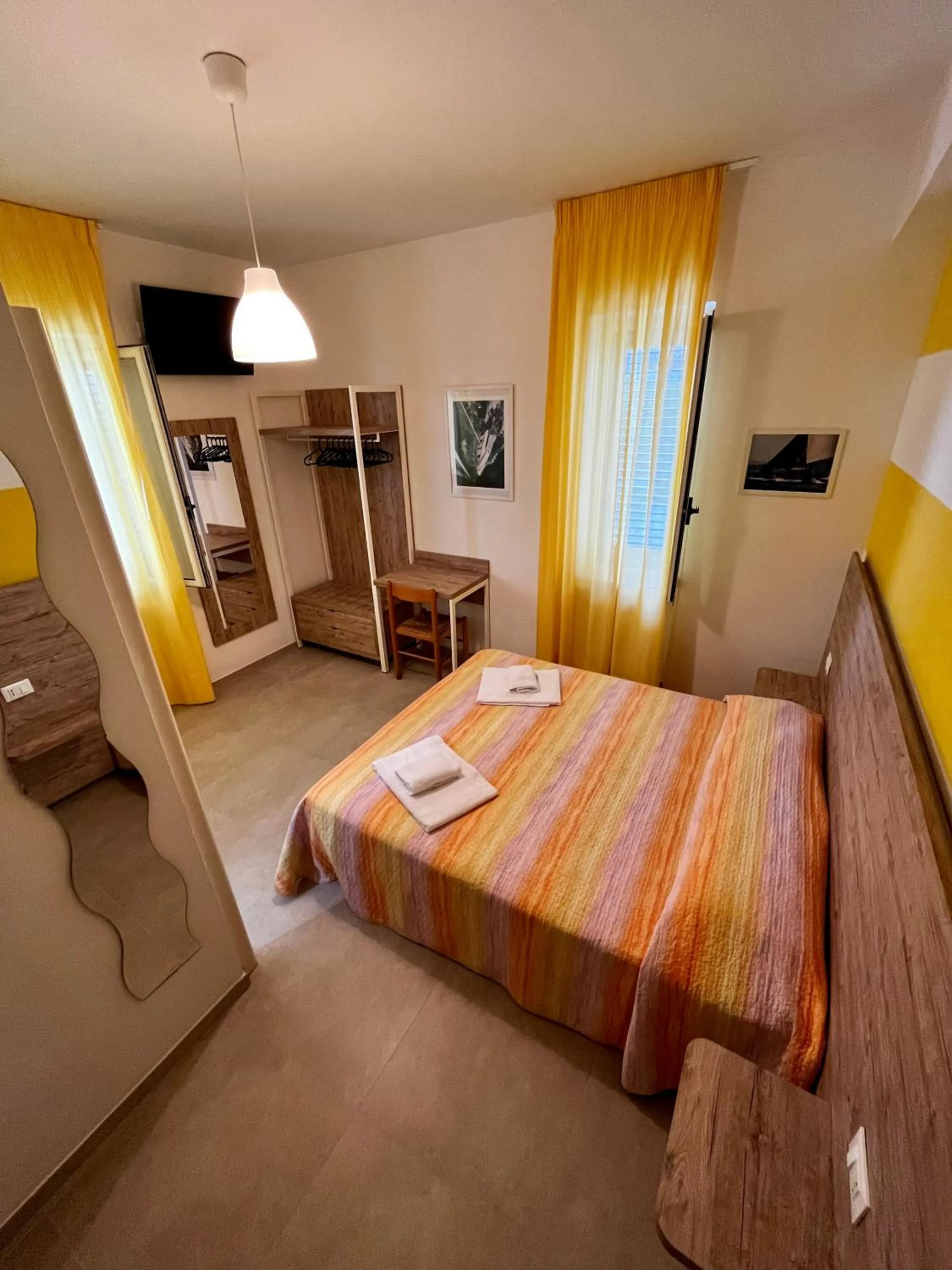 Bathroom, Bed in Hotel Lido Vieste