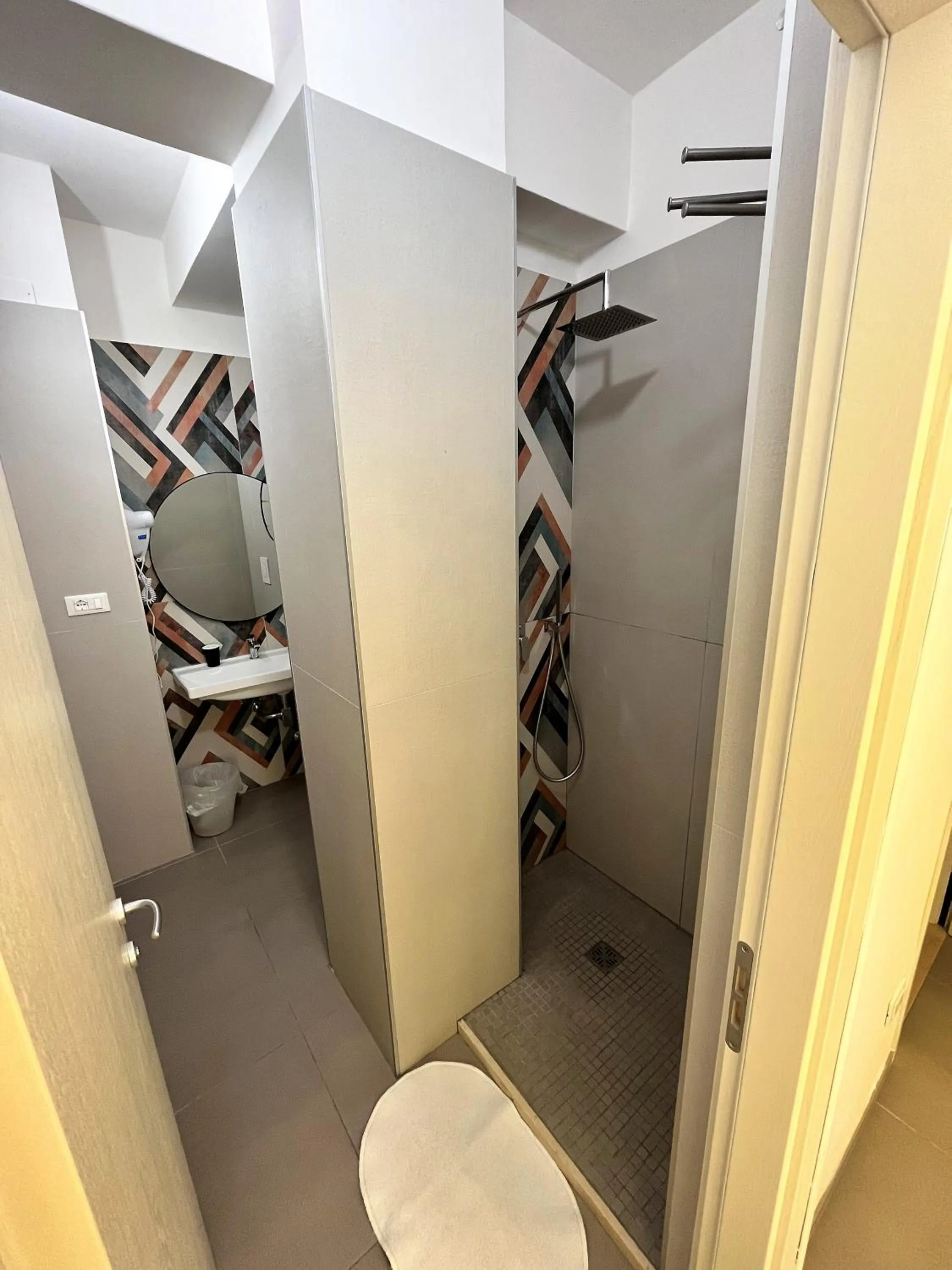 Shower in Hotel Lido Vieste
