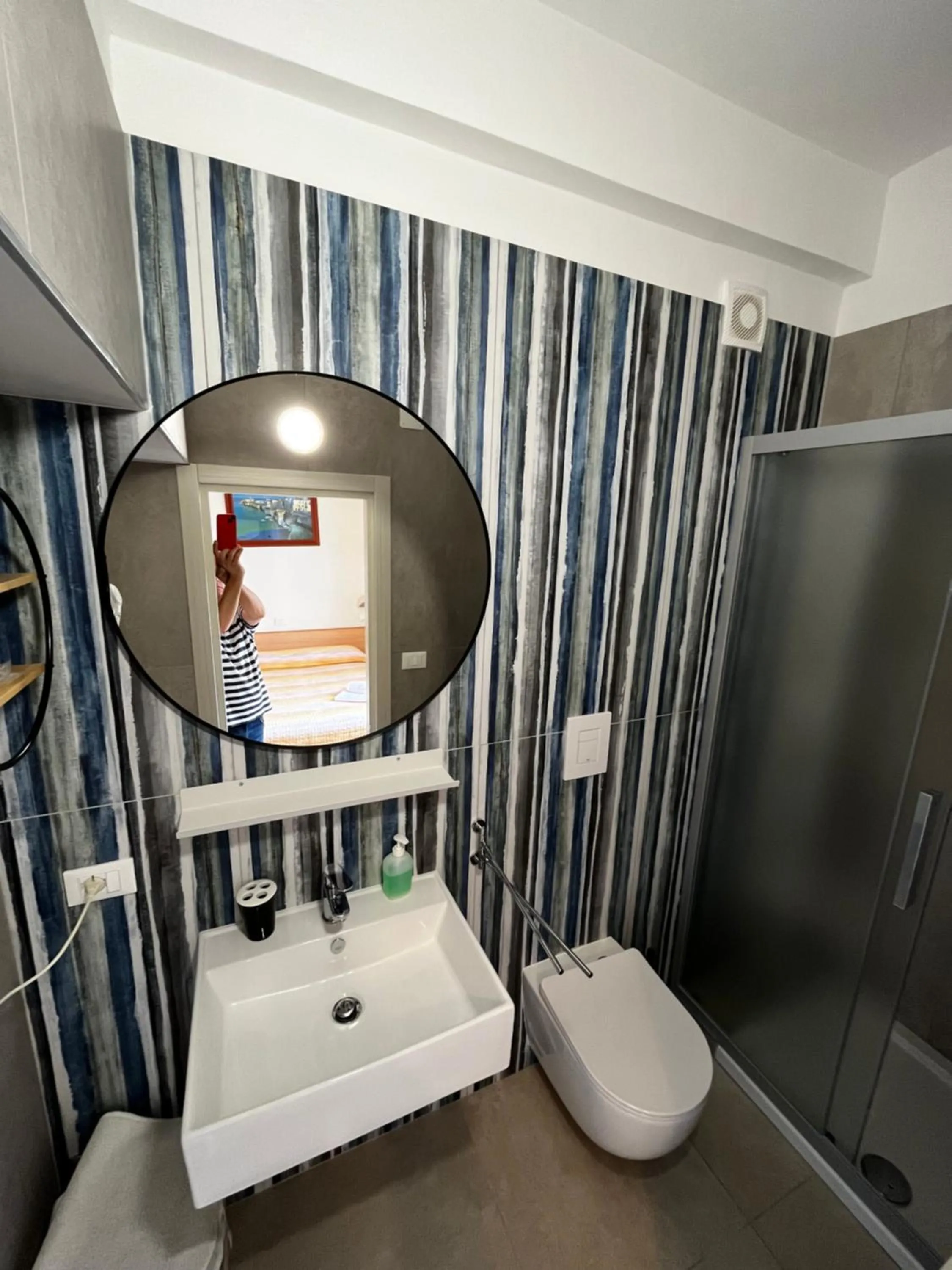 Shower in Hotel Lido Vieste