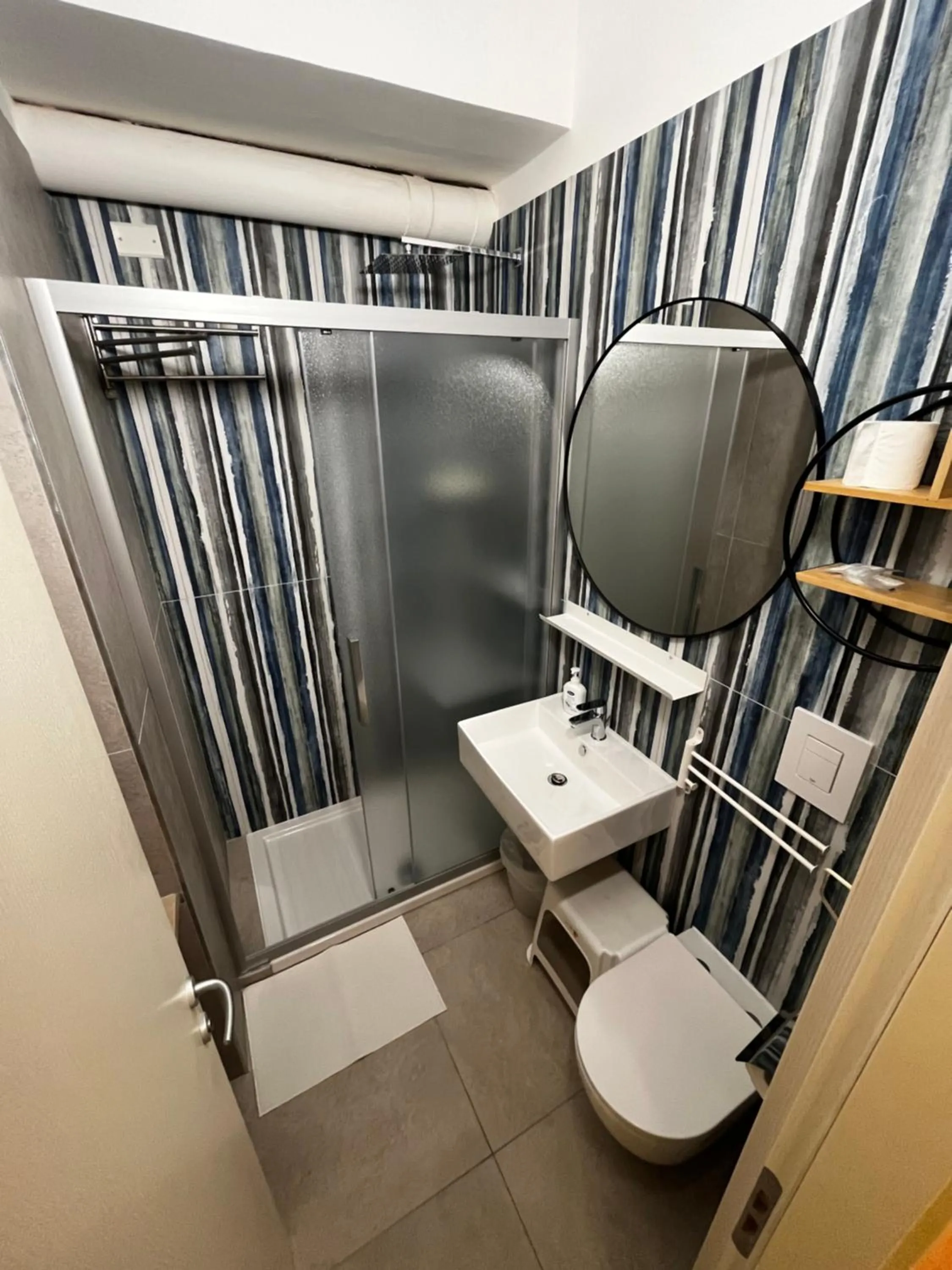 Shower in Hotel Lido Vieste