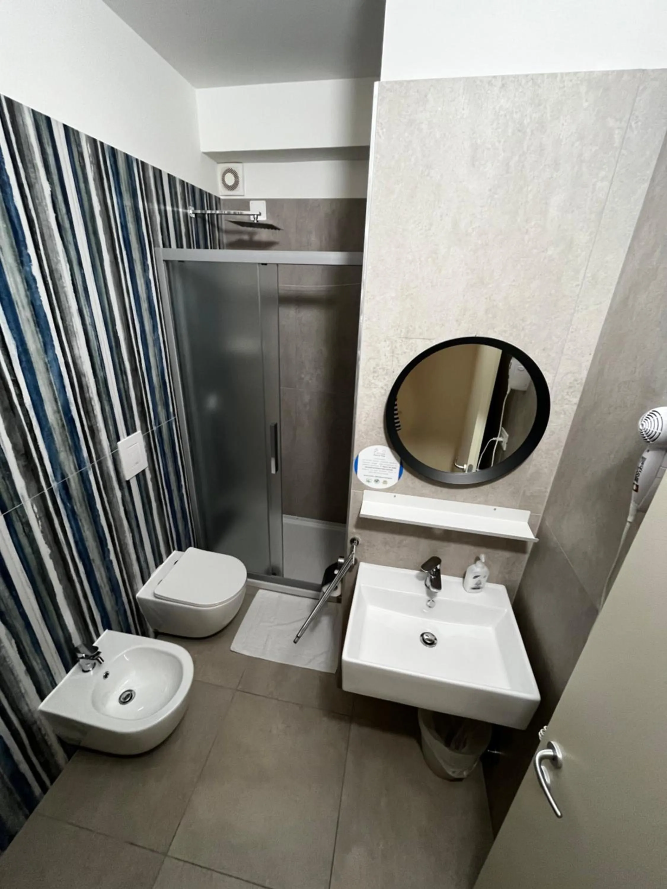Shower in Hotel Lido Vieste