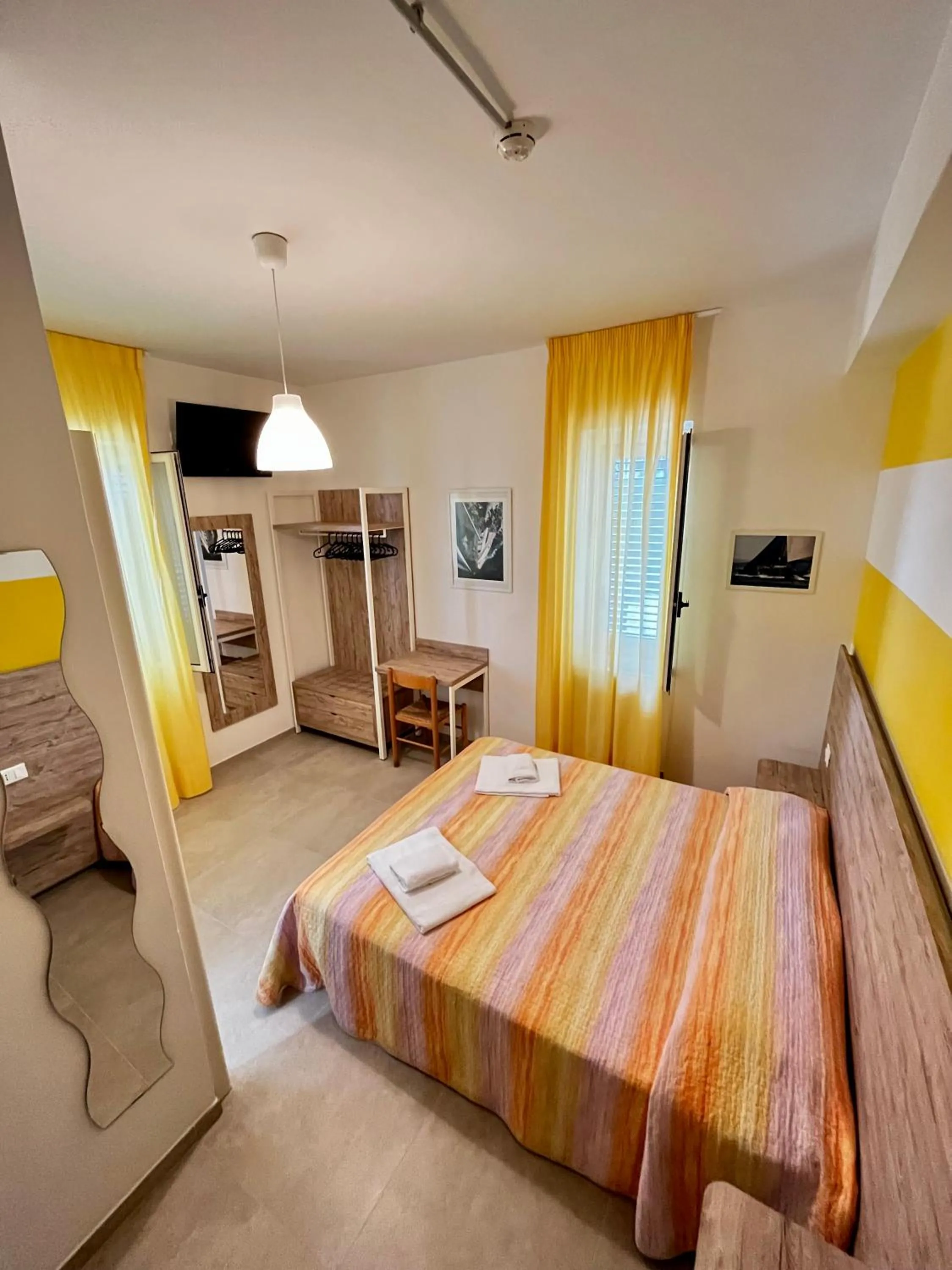 TV and multimedia, Bed in Hotel Lido Vieste
