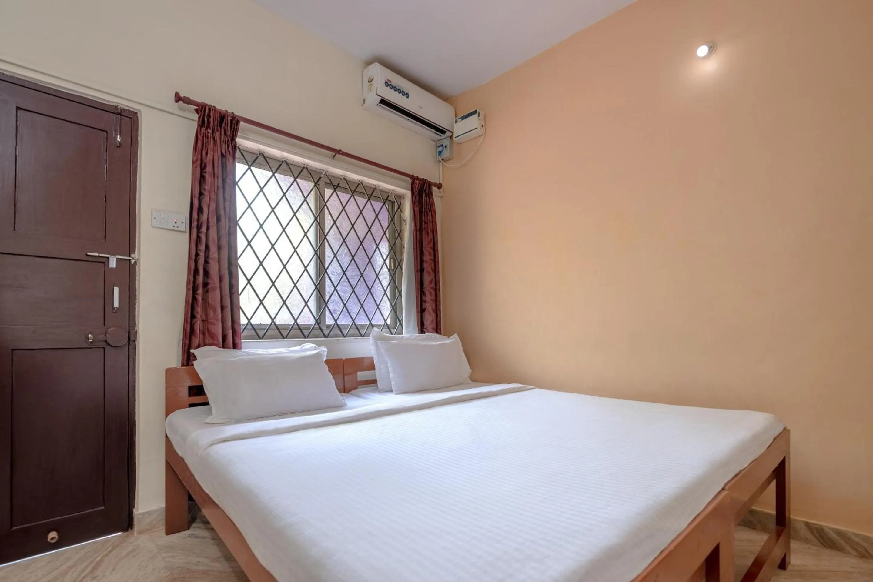 Bedroom, Bed in SPOT ON PS Guest House