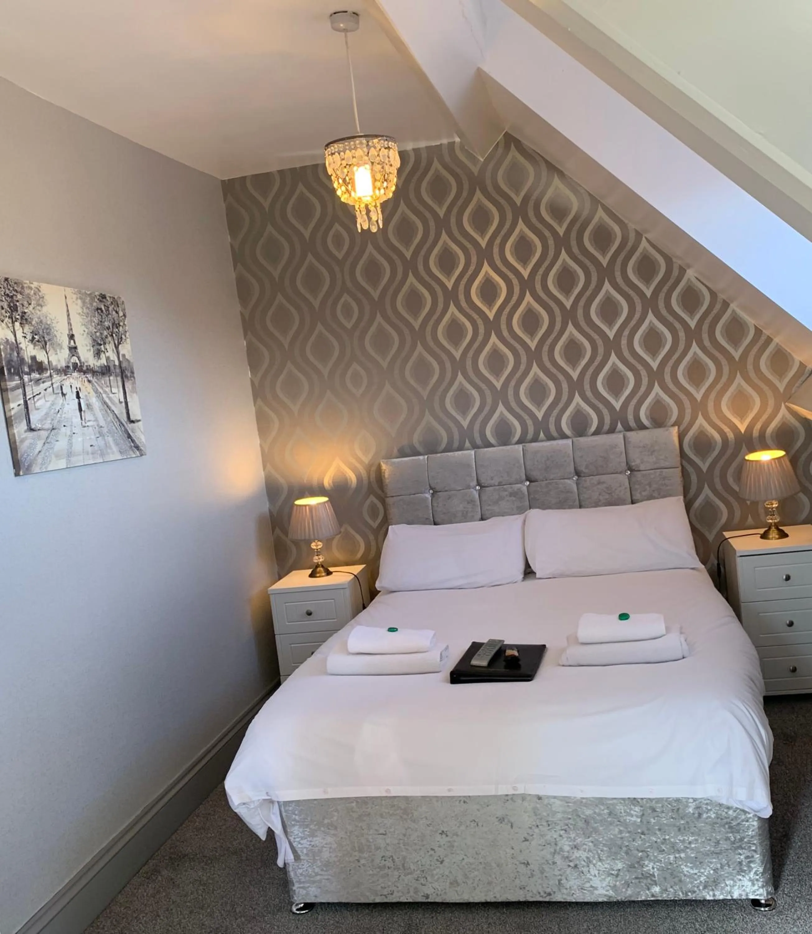 Bed in Grosvenor Hotel