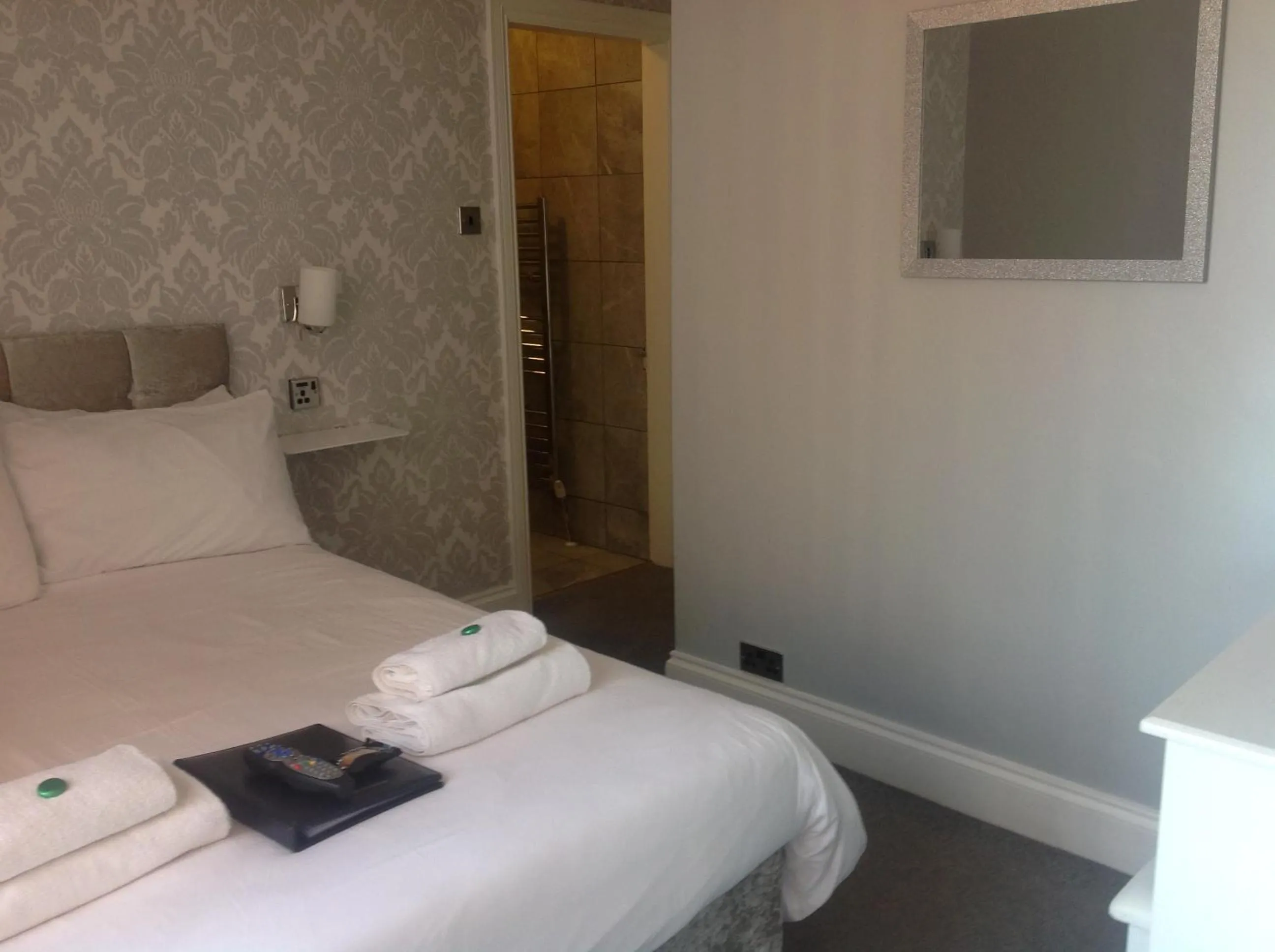 Bed in Grosvenor Hotel