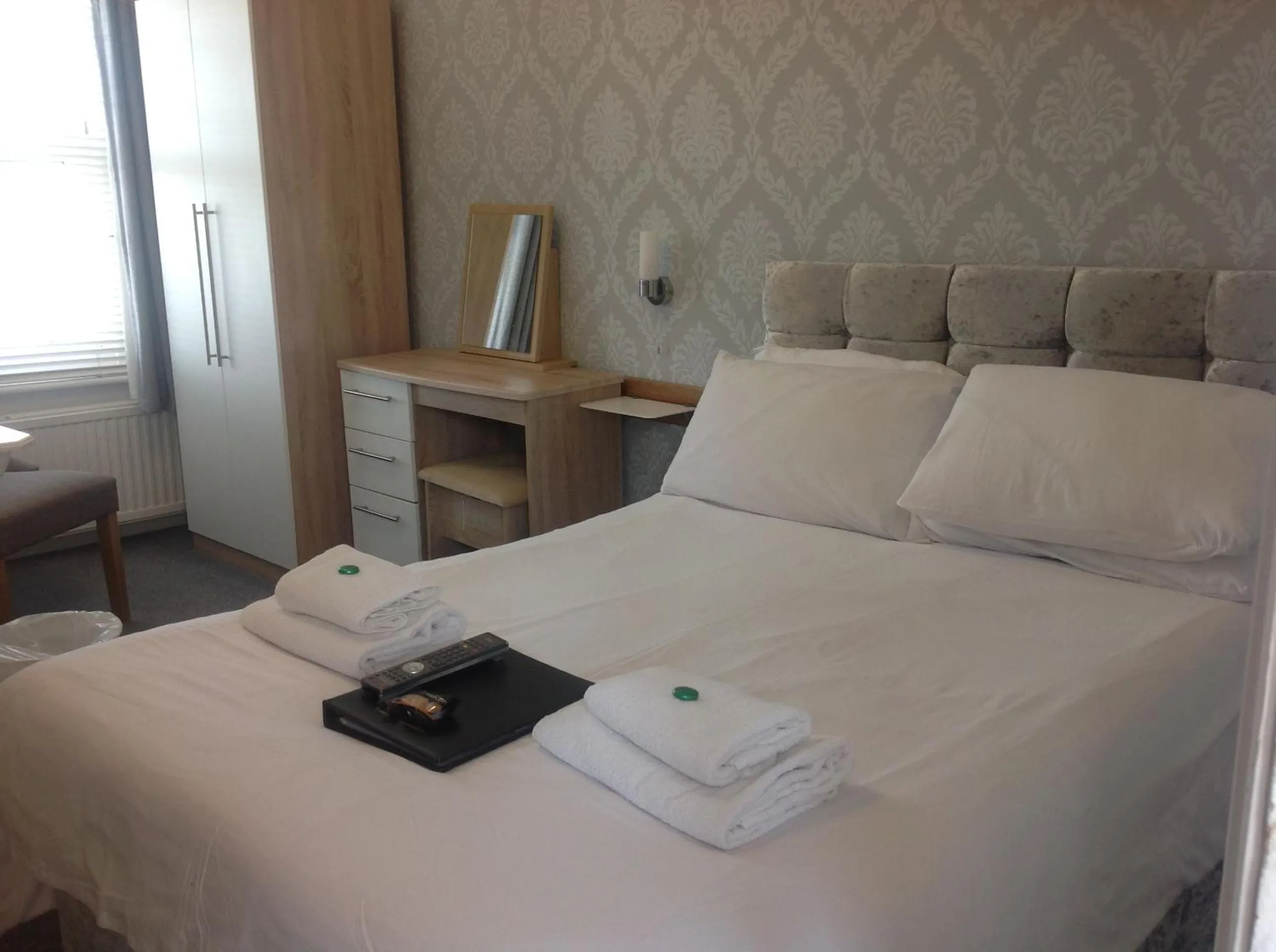 Bed in Grosvenor Hotel