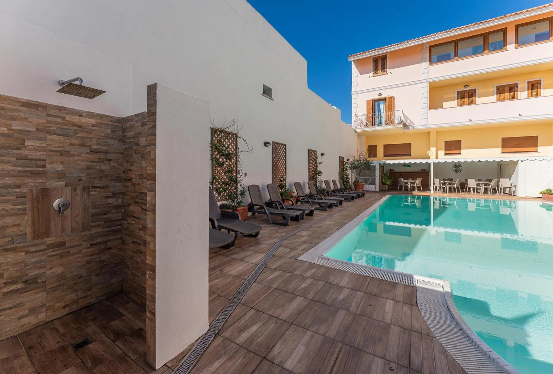 Shower in Cristal Blu