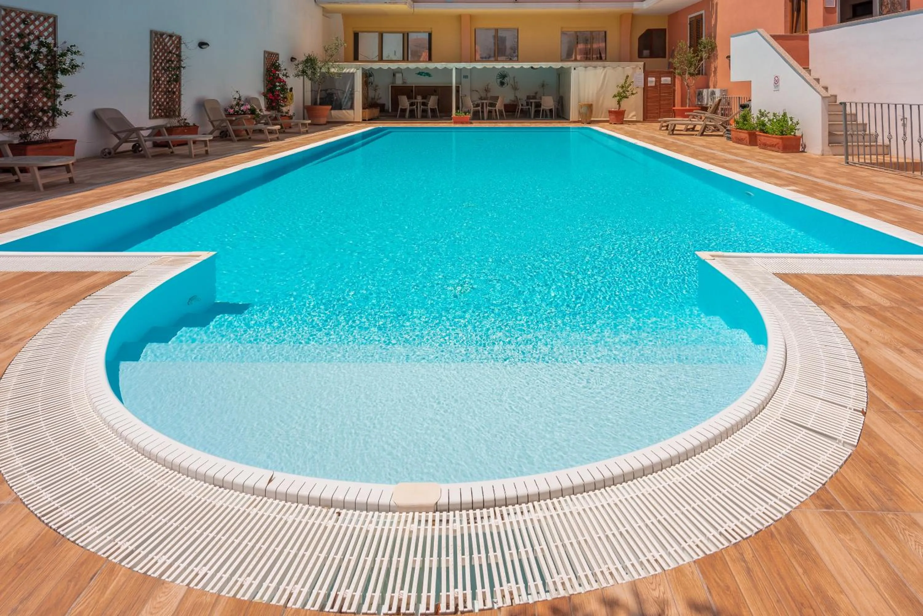 Swimming pool in Cristal Blu