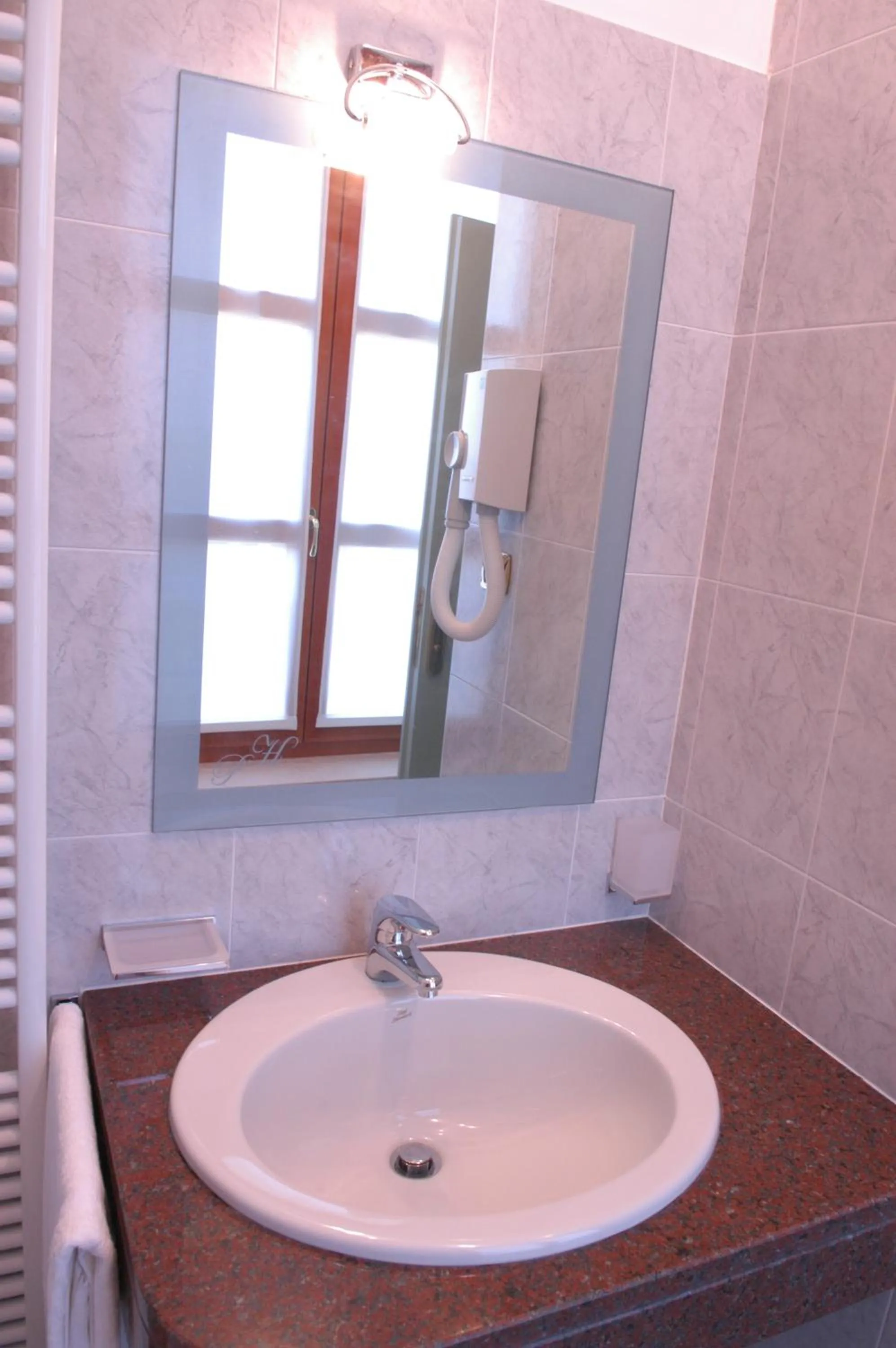 Bathroom in Pilgrim's Hotel