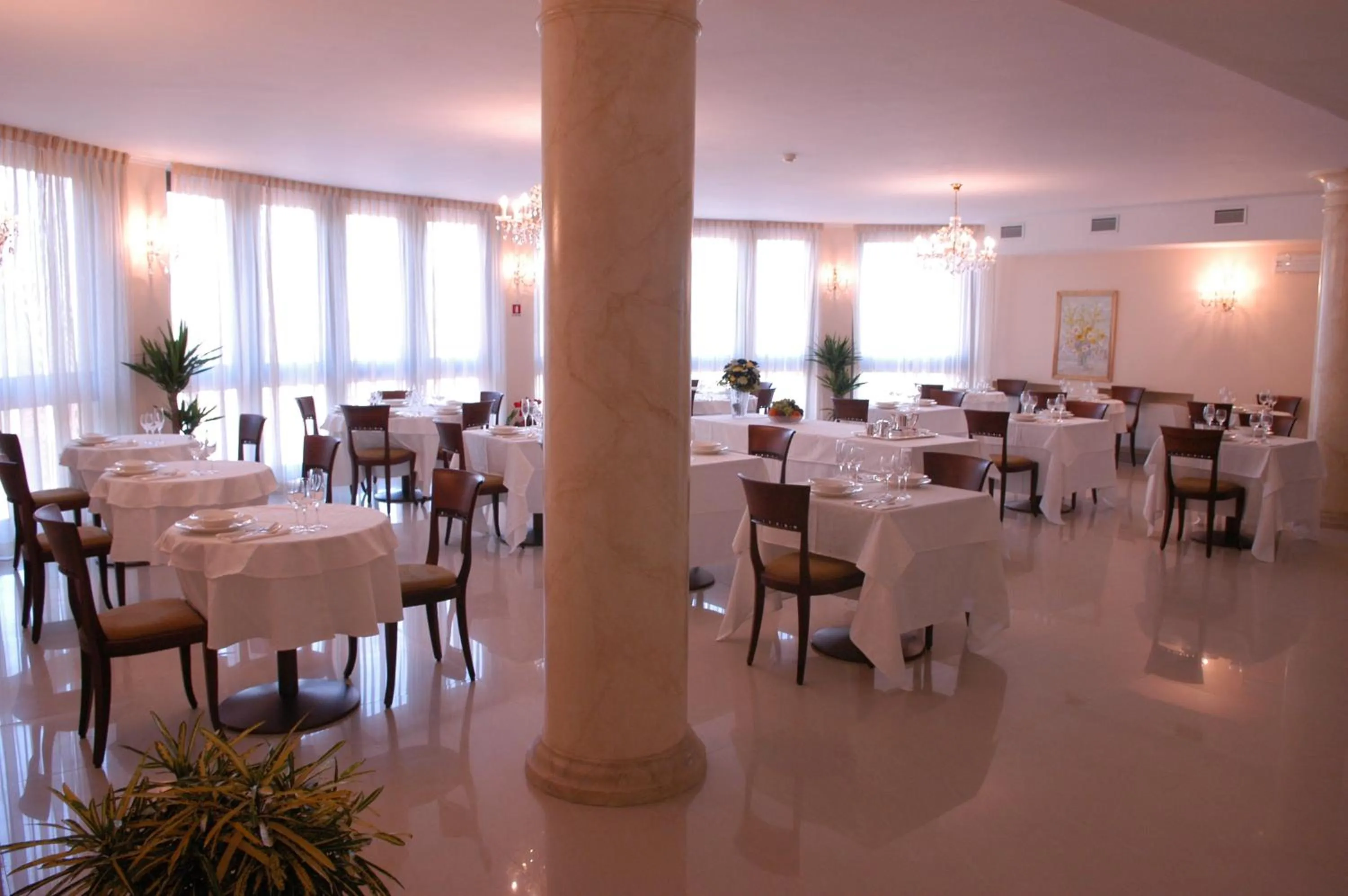 Restaurant/places to eat in Pilgrim's Hotel