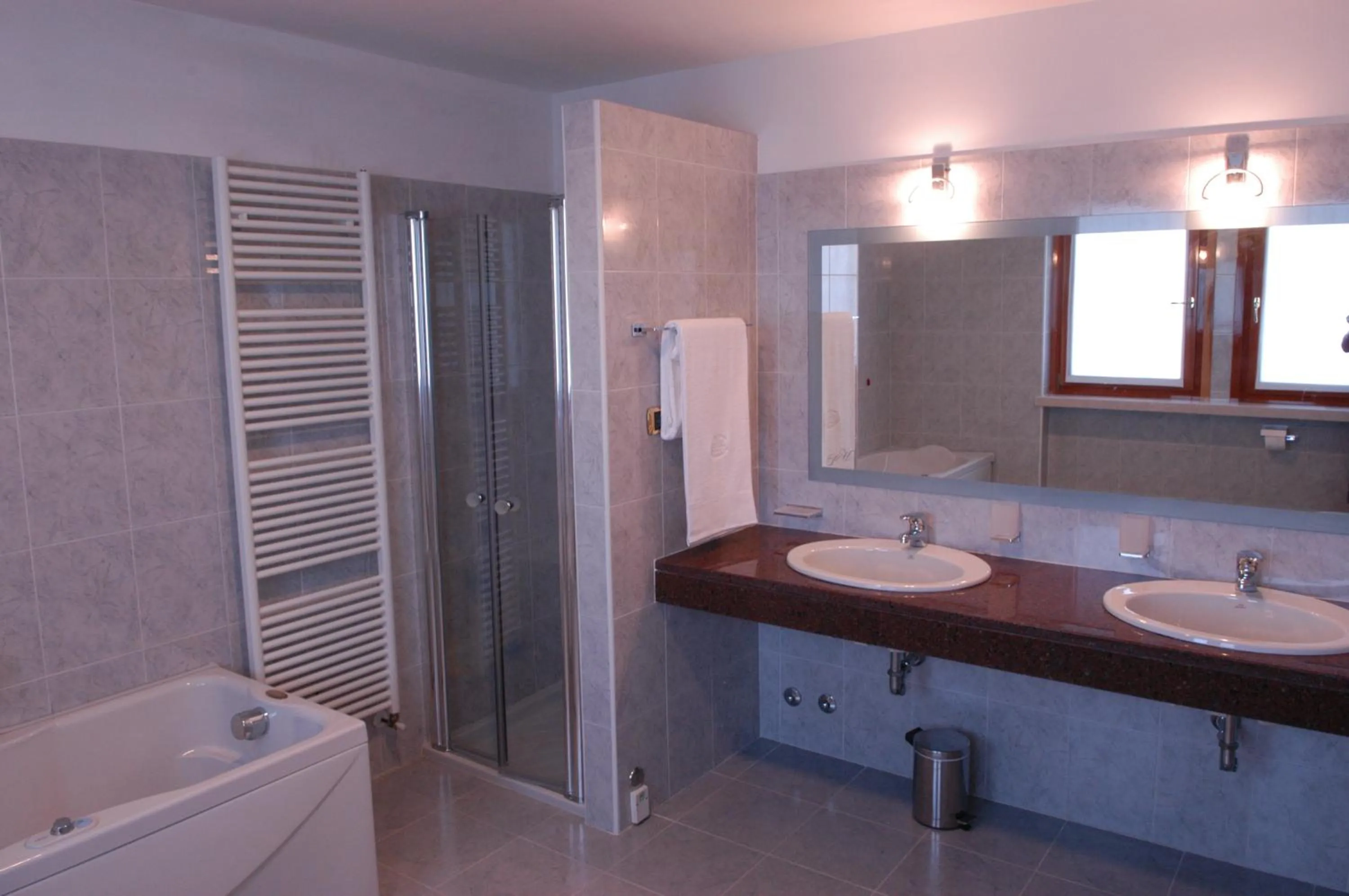 Bathroom in Pilgrim's Hotel