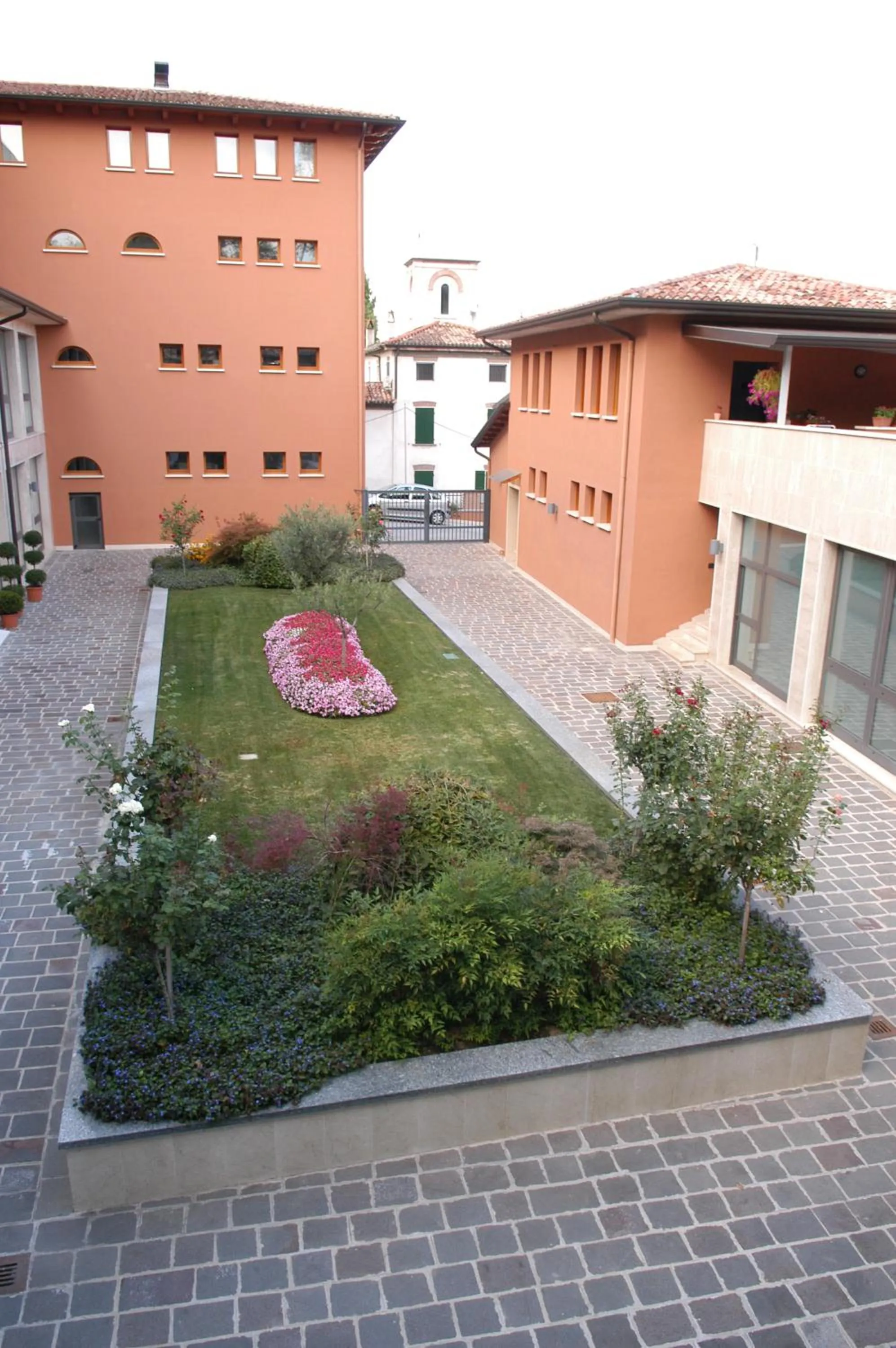 Facade/entrance in Pilgrim's Hotel
