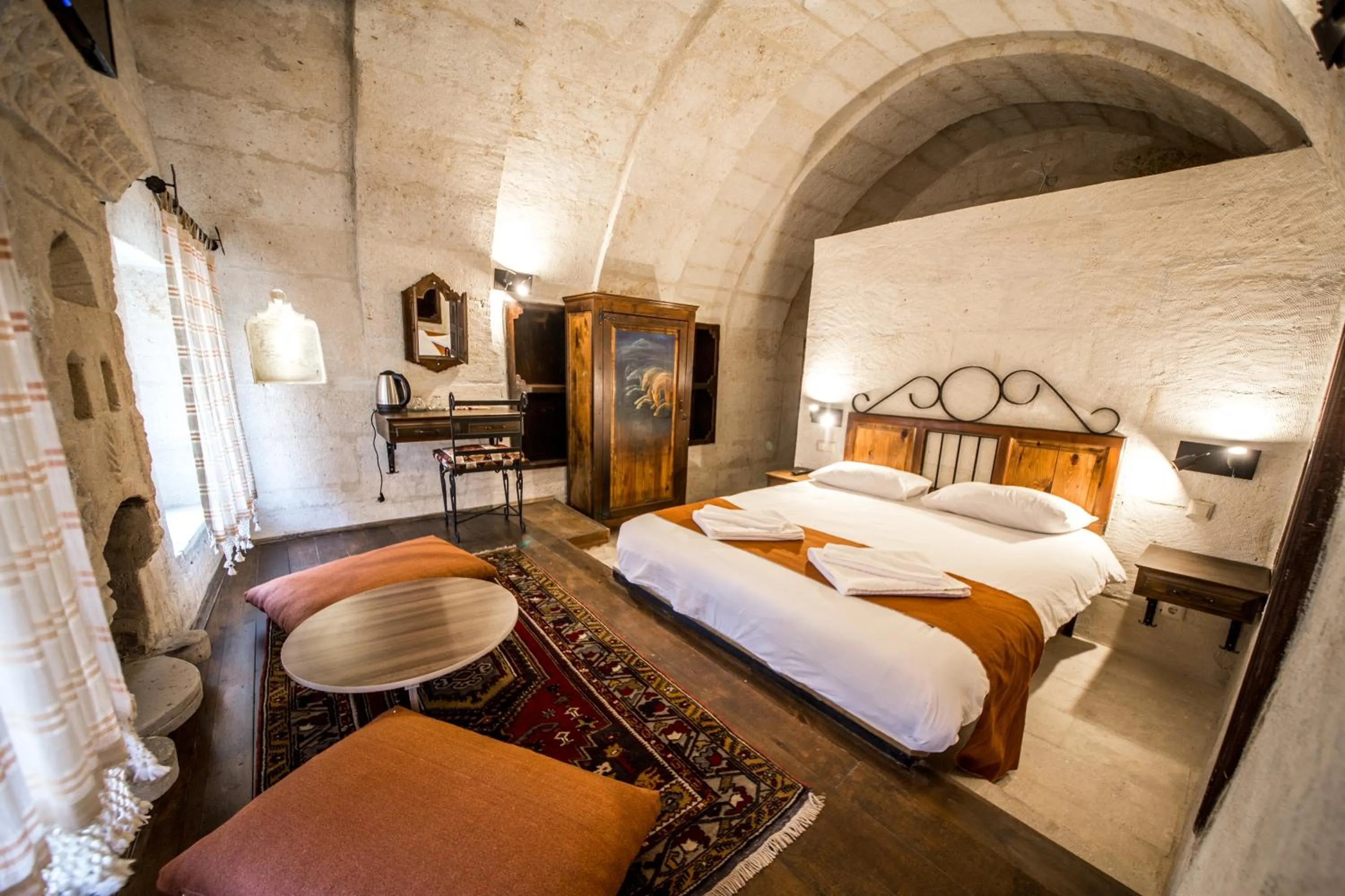 Coffee/tea facilities in Harkasos Cave Hotel