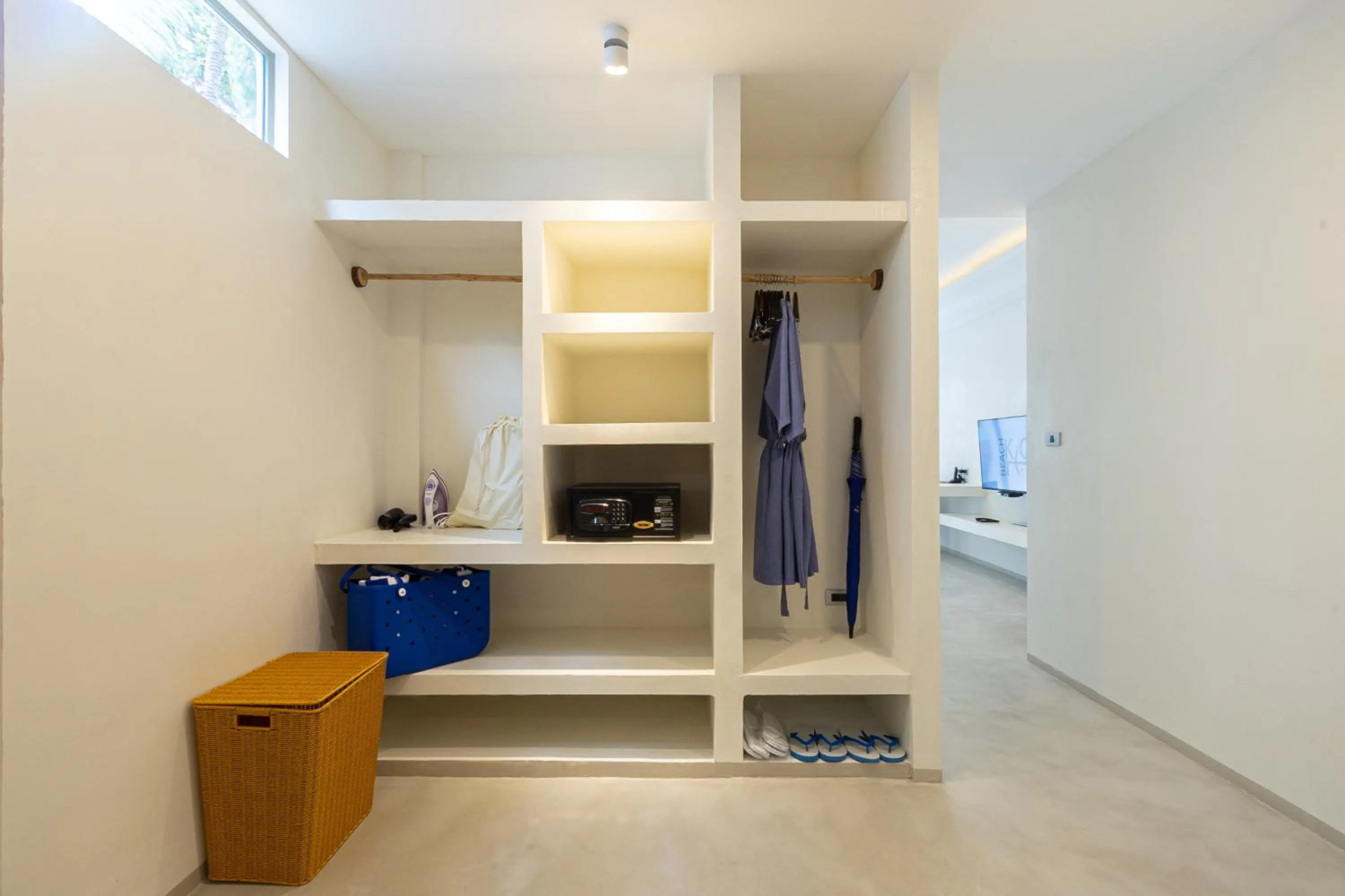 flat iron in KC Beach Club & Pool Villas