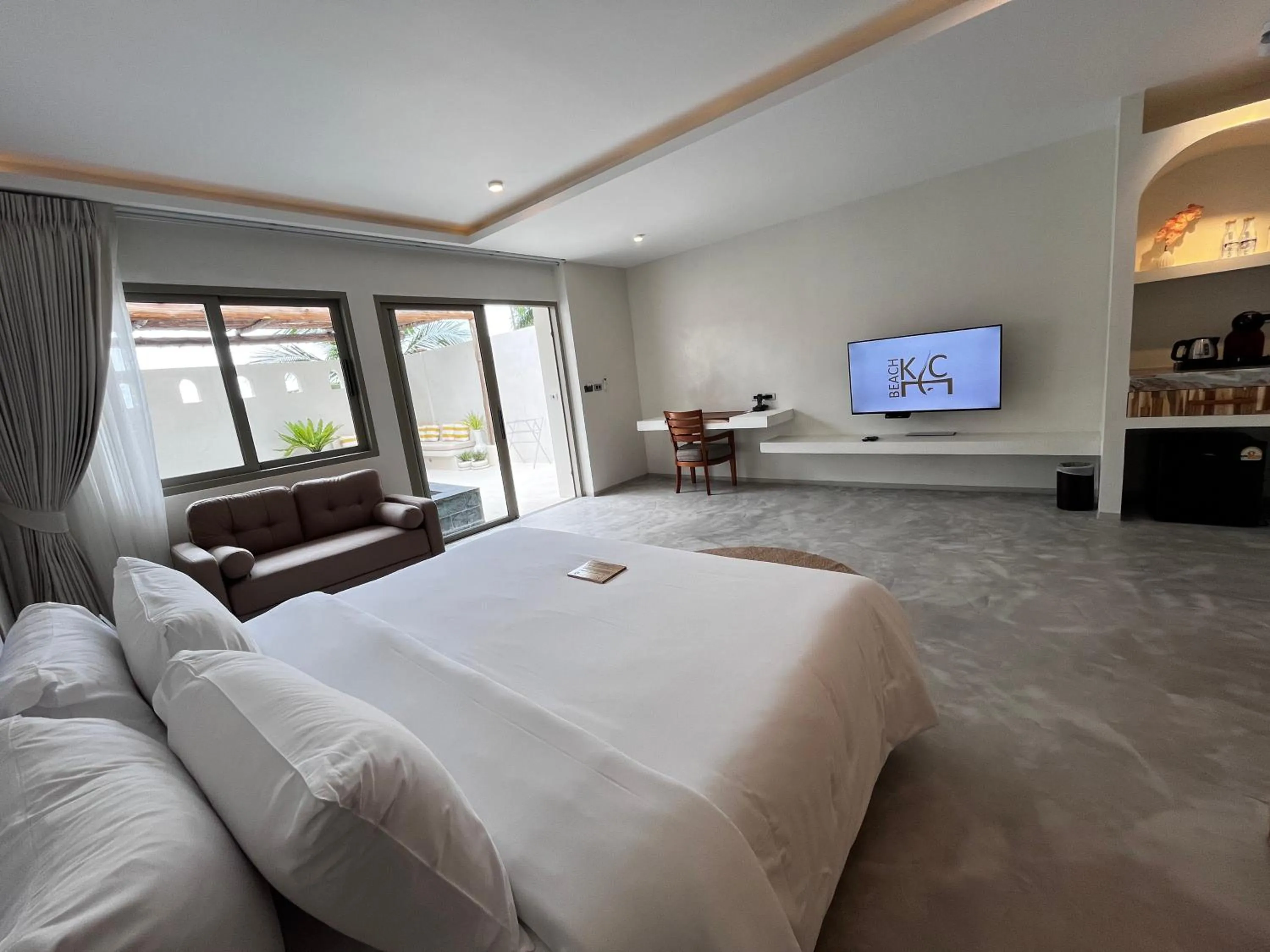 Bedroom, Bed in KC Beach Club & Pool Villas