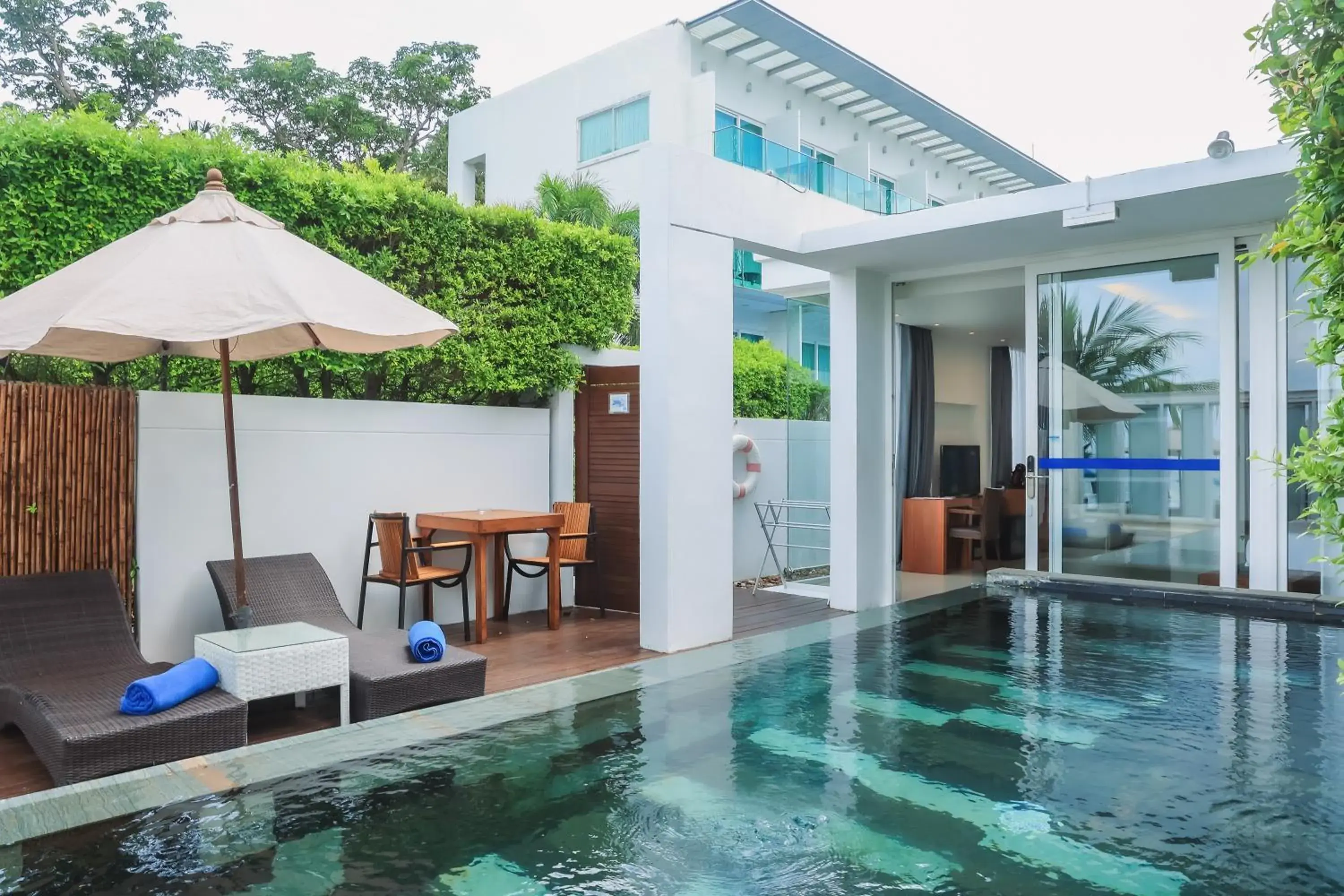 Swimming pool in KC Beach Club & Pool Villas Swimming pool in KC Beach Club & Pool Villas
