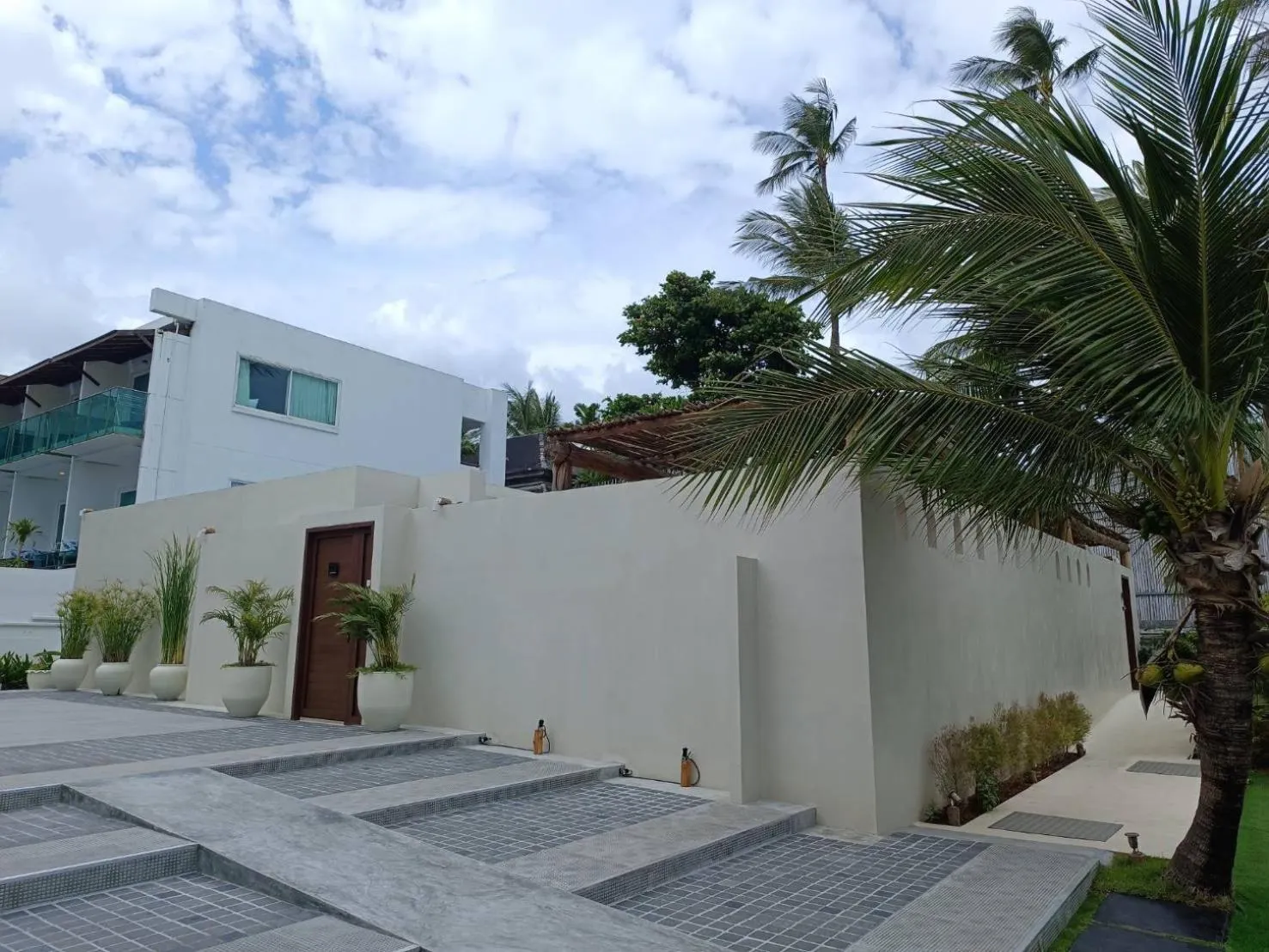 Property building in KC Beach Club & Pool Villas