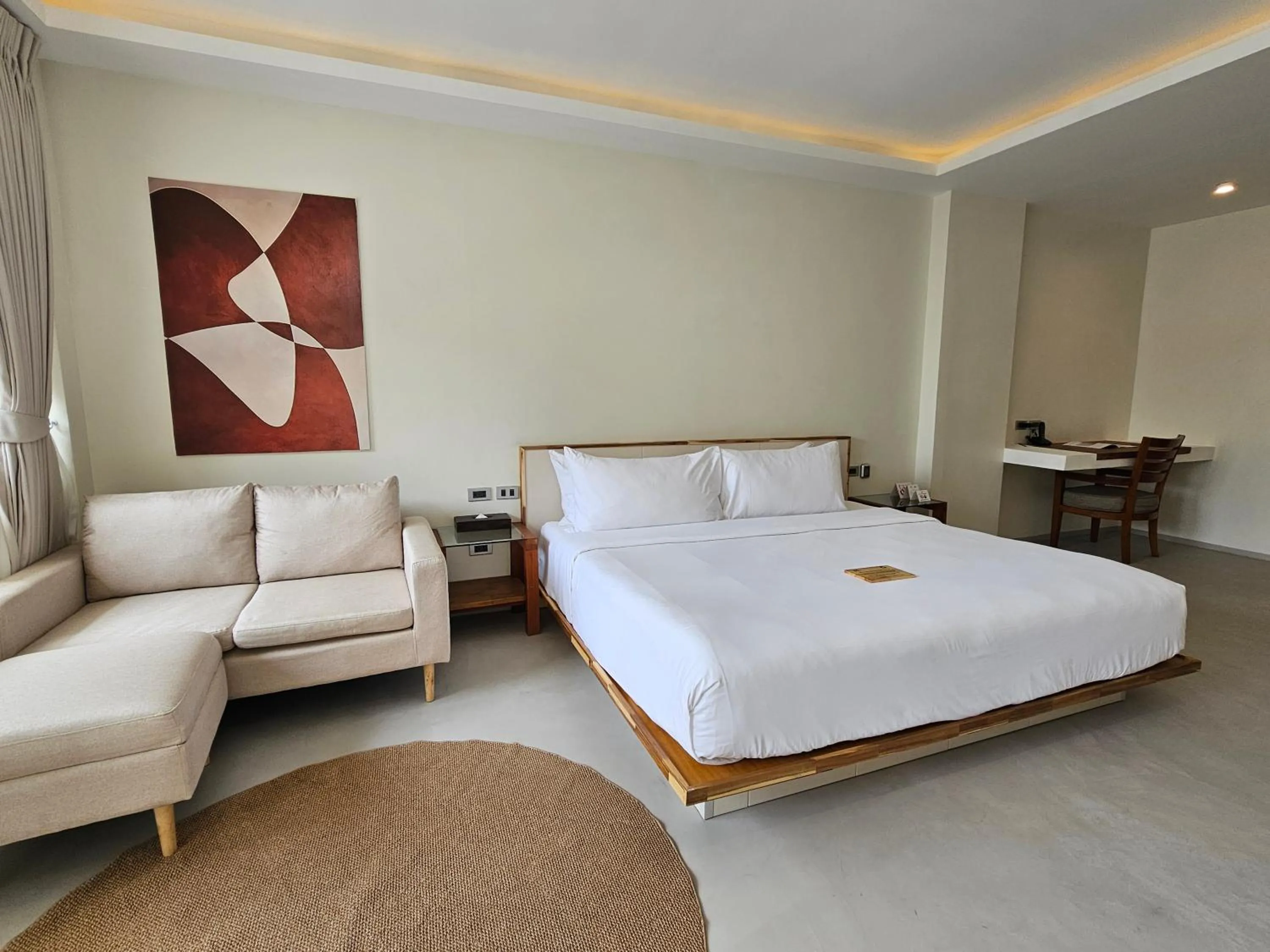 Bed in KC Beach Club & Pool Villas