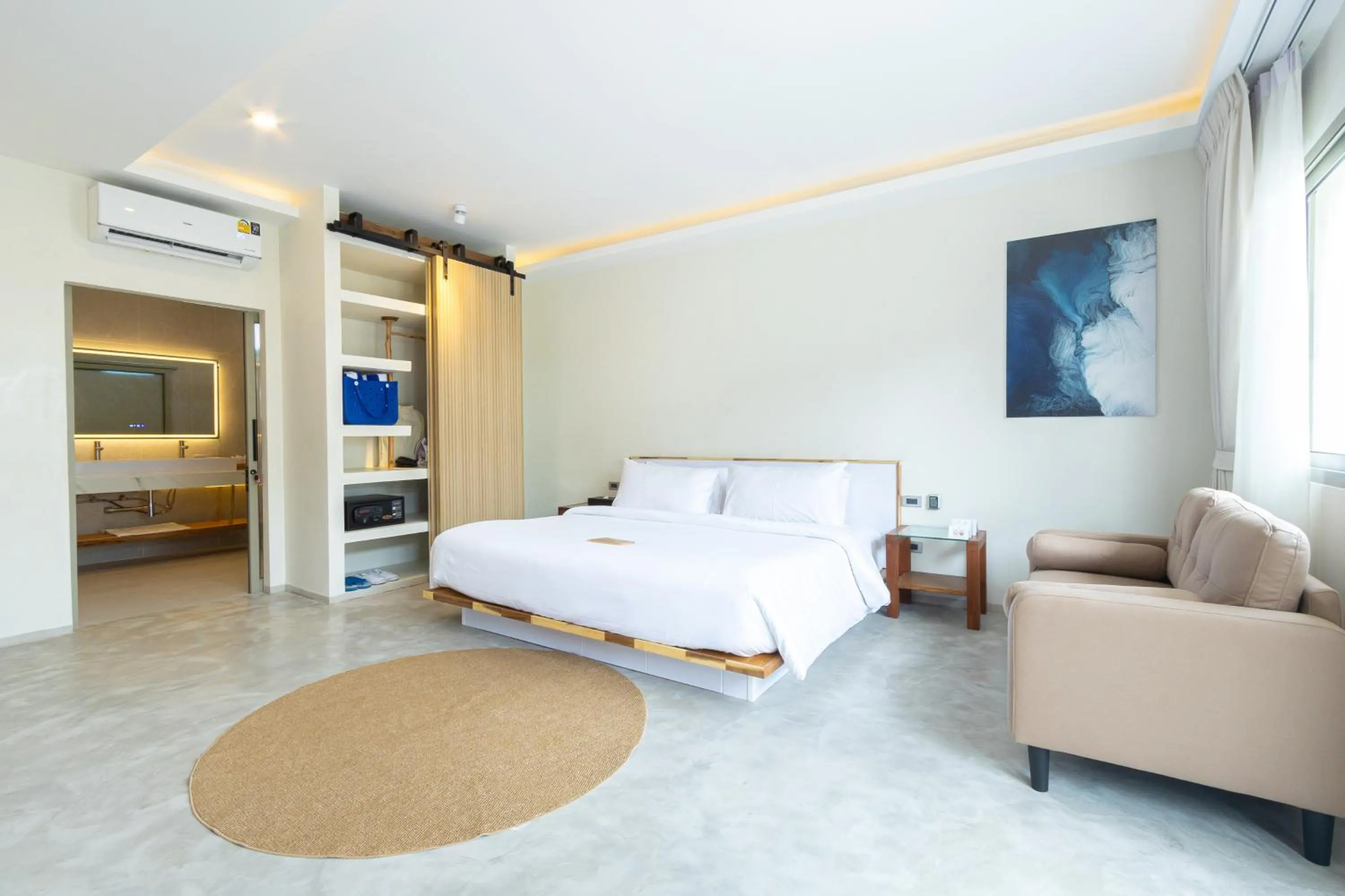 Photo of the whole room, Bed in KC Beach Club & Pool Villas