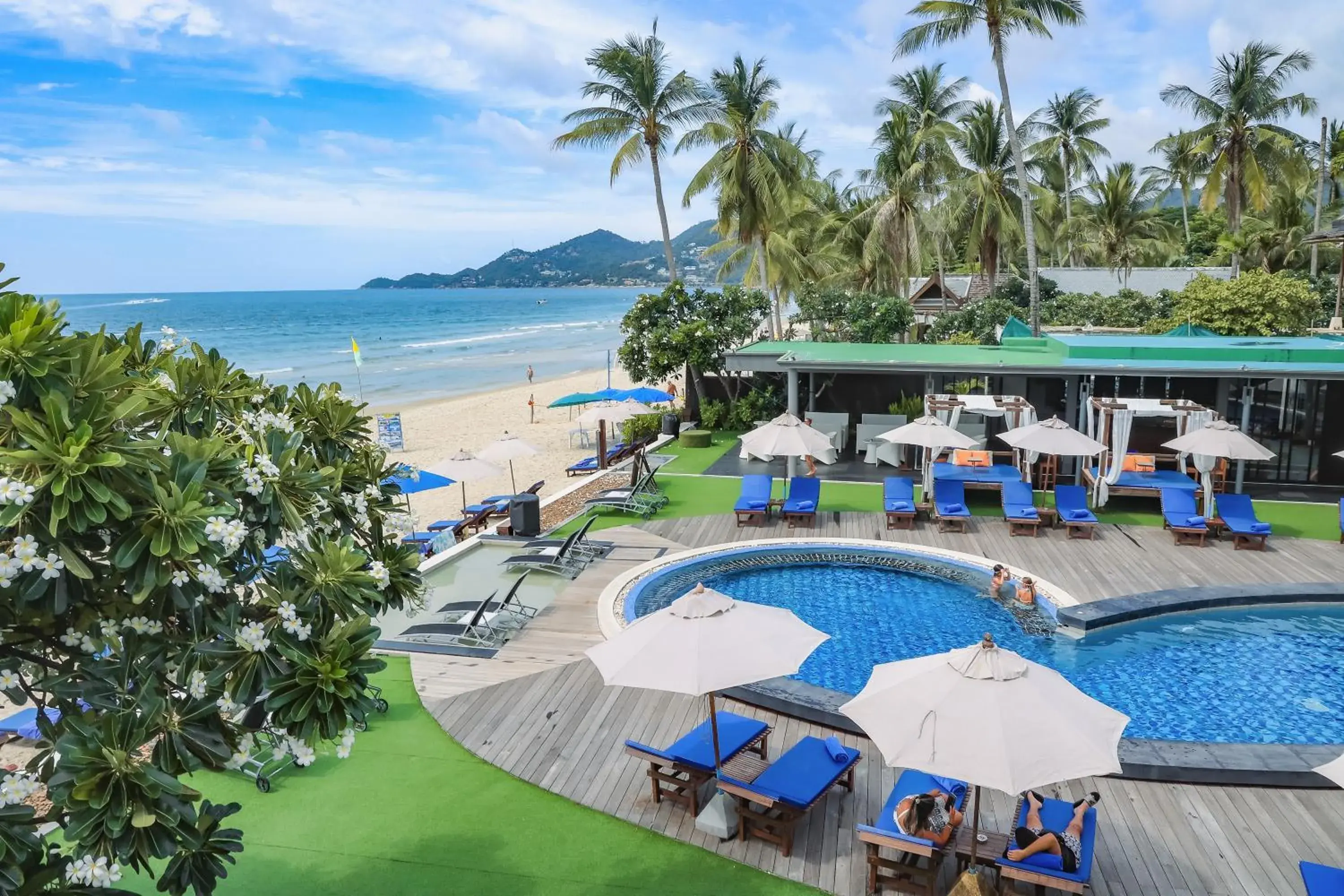 Swimming pool in KC Beach Club & Pool Villas Swimming pool in KC Beach Club & Pool Villas