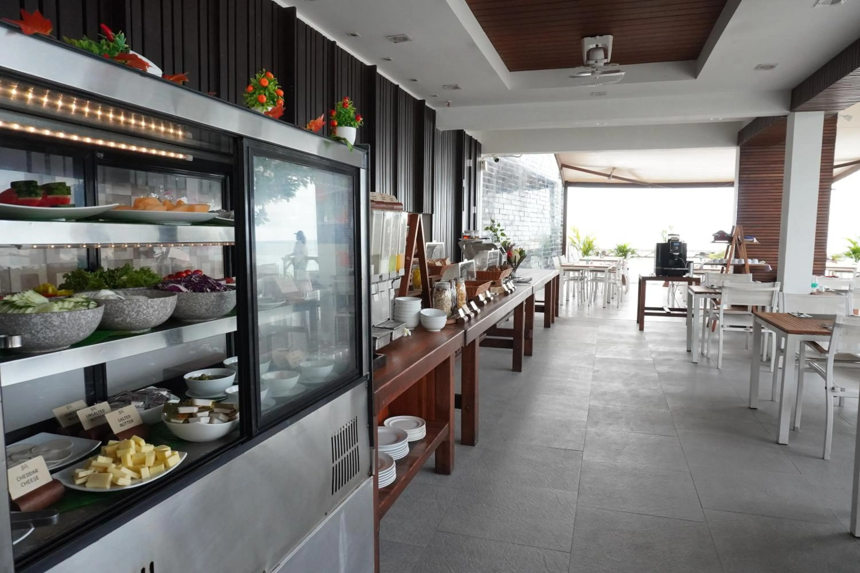 Restaurant/places to eat in KC Beach Club & Pool Villas