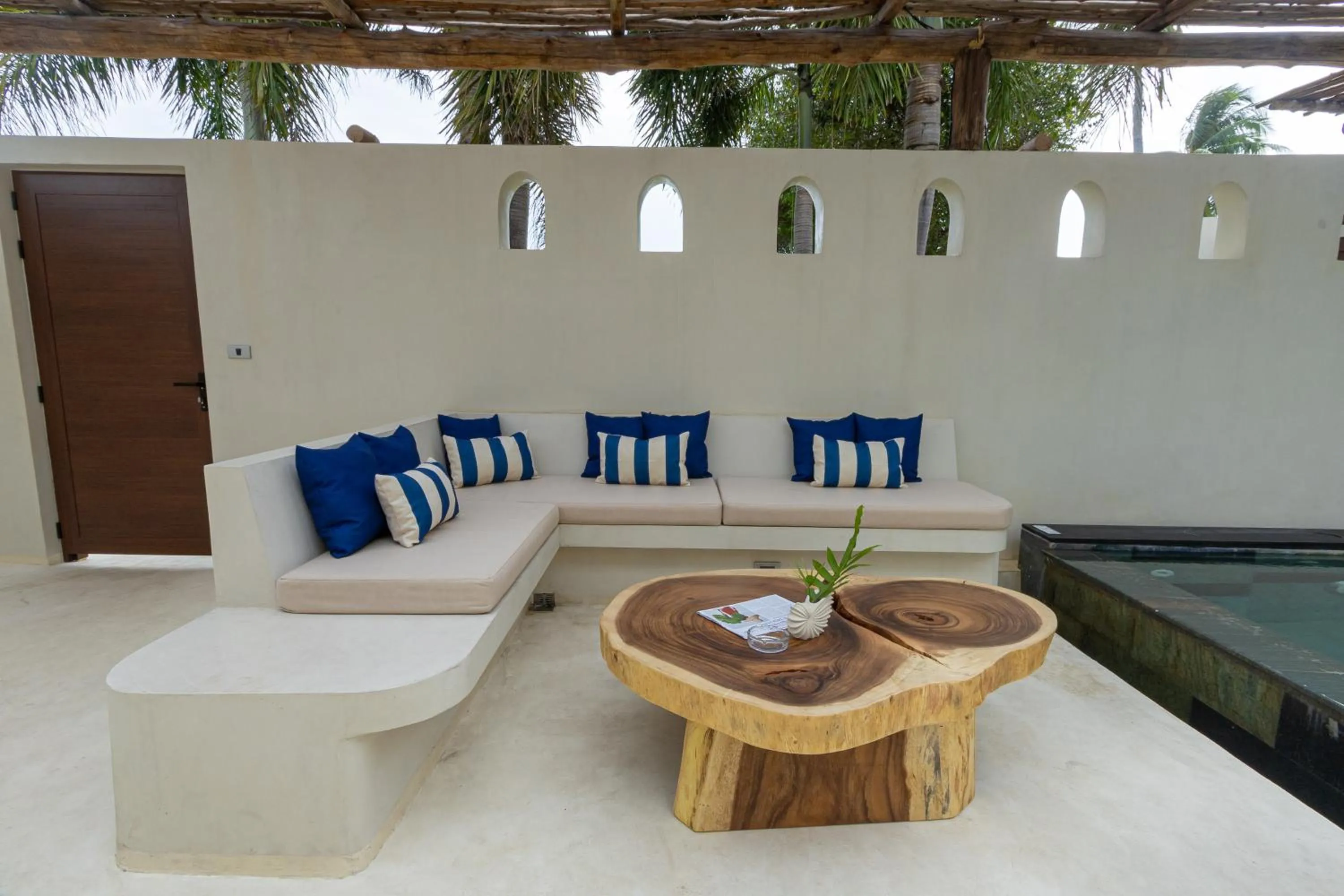 Balcony/Terrace in KC Beach Club & Pool Villas