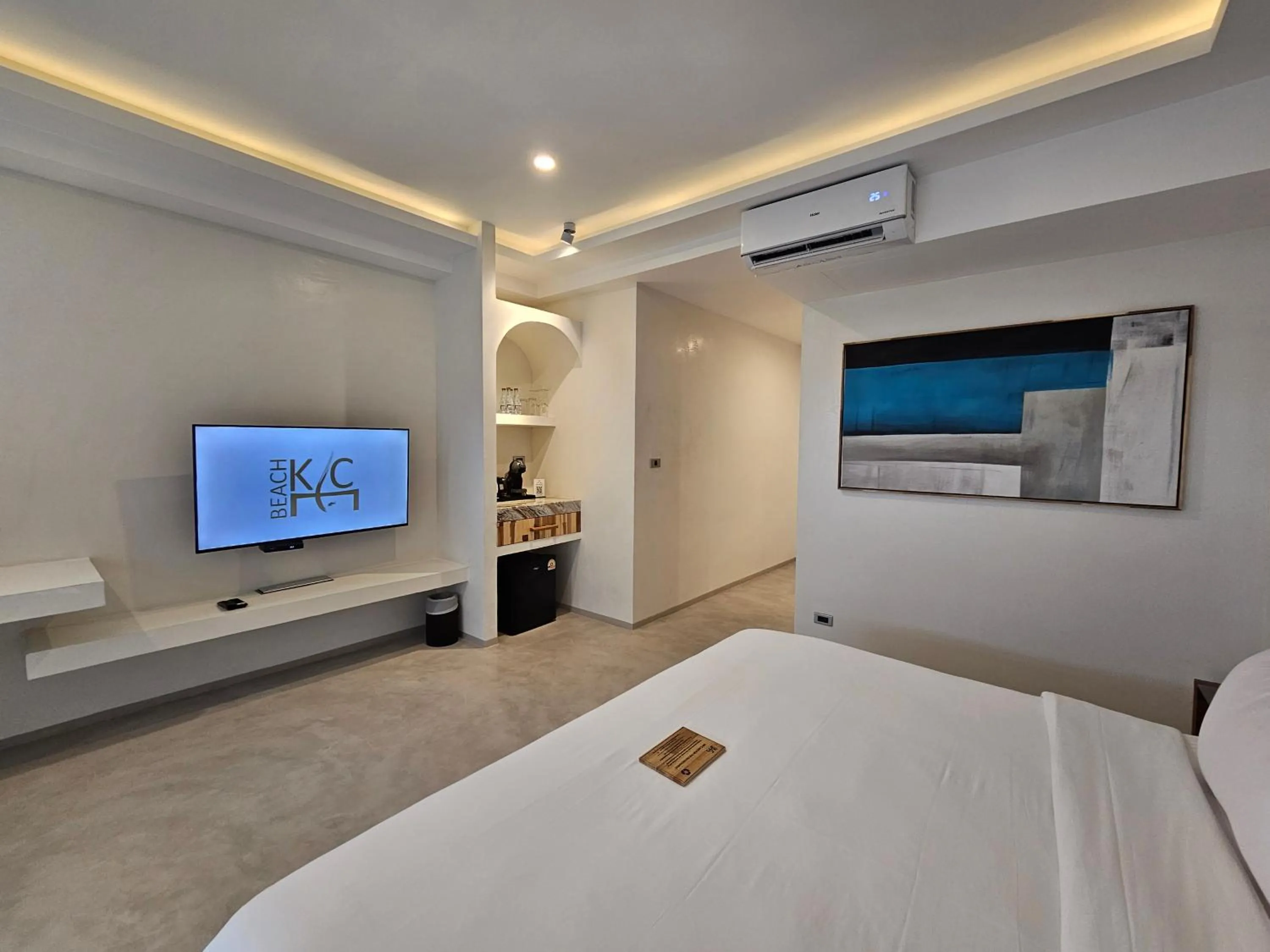 Coffee/tea facilities, Bed in KC Beach Club & Pool Villas