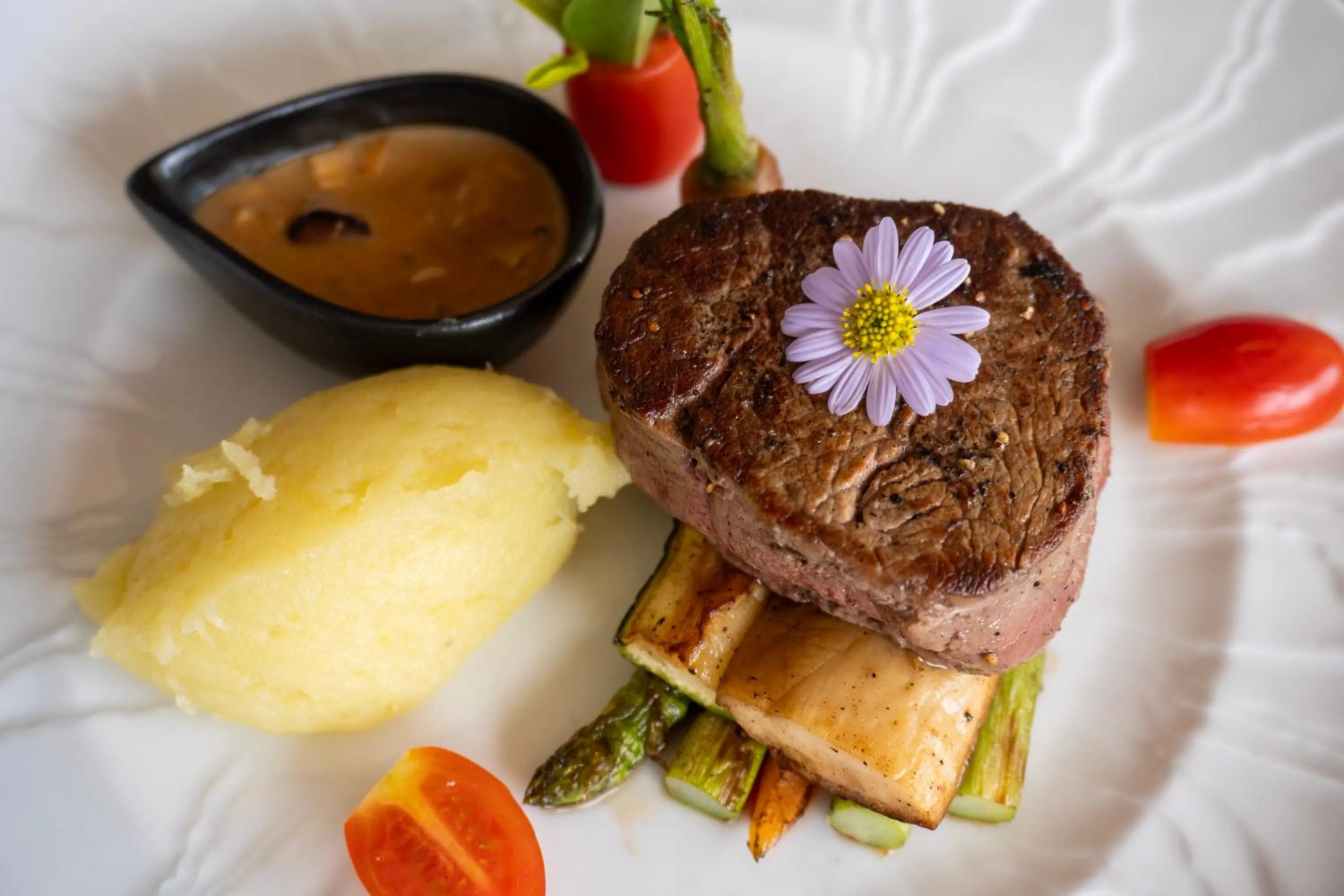 Food and drinks in KC Beach Club & Pool Villas