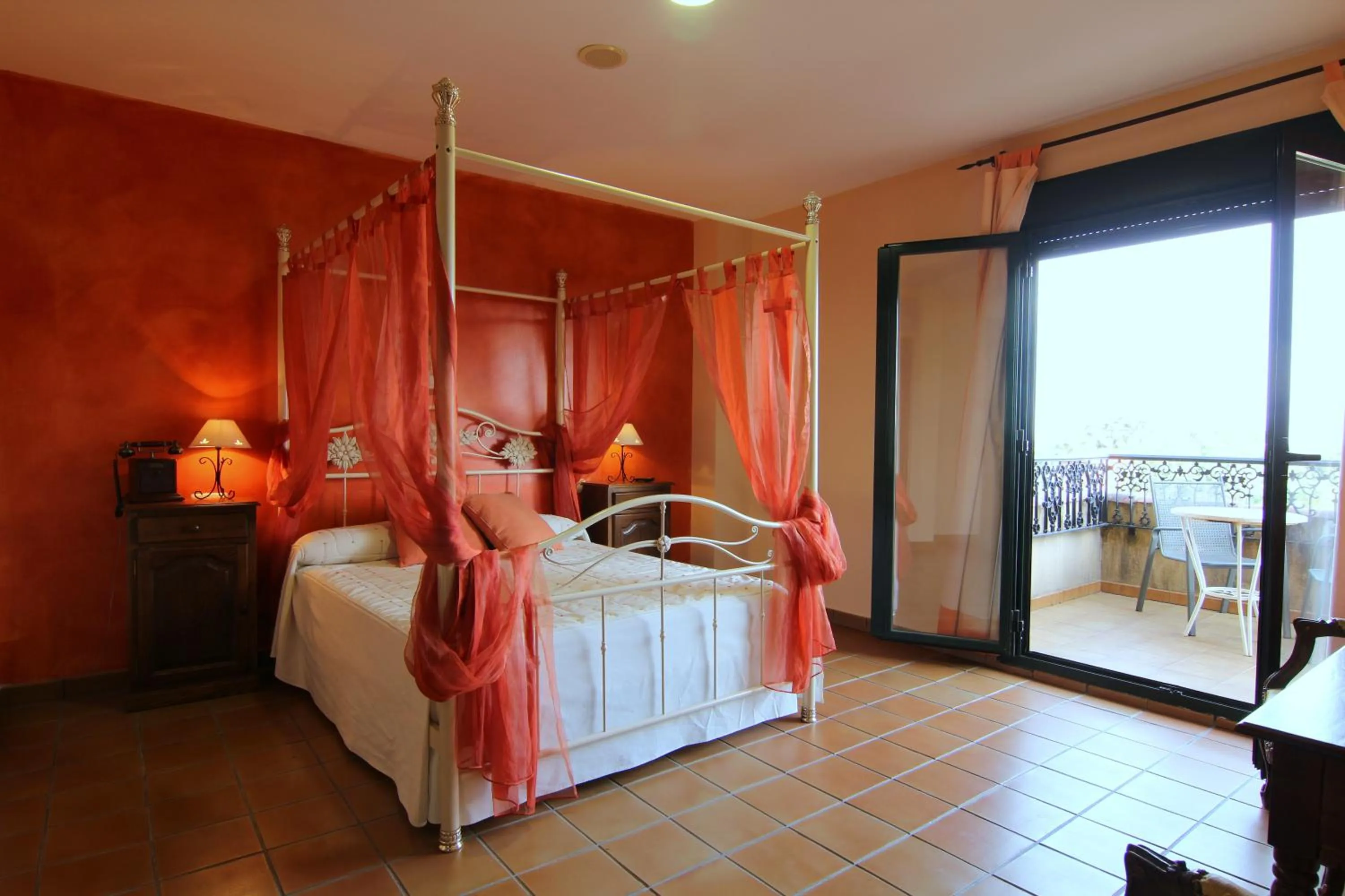 Day, Bed in Hotel Rural Hojaranzos