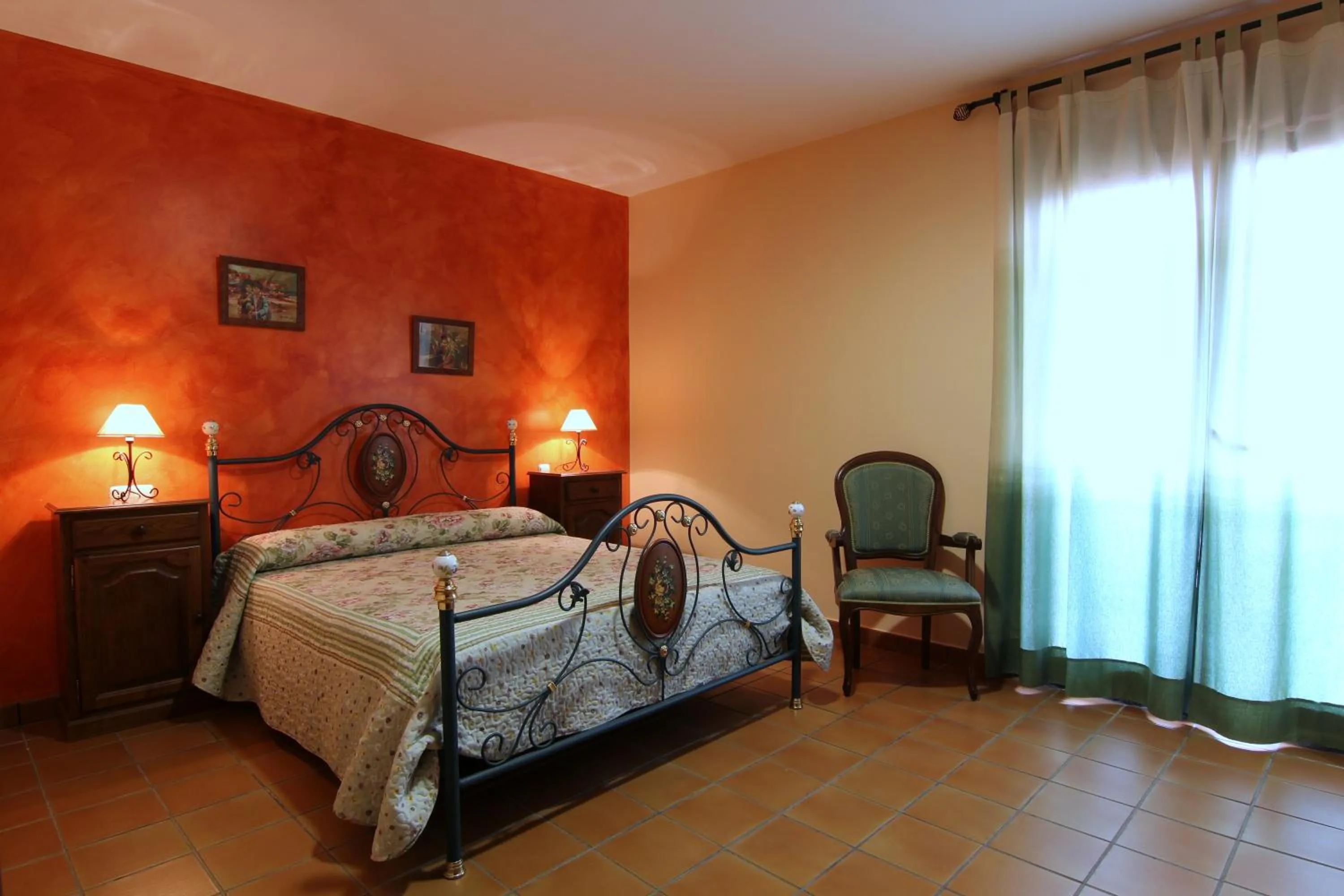 Day, Bed in Hotel Rural Hojaranzos