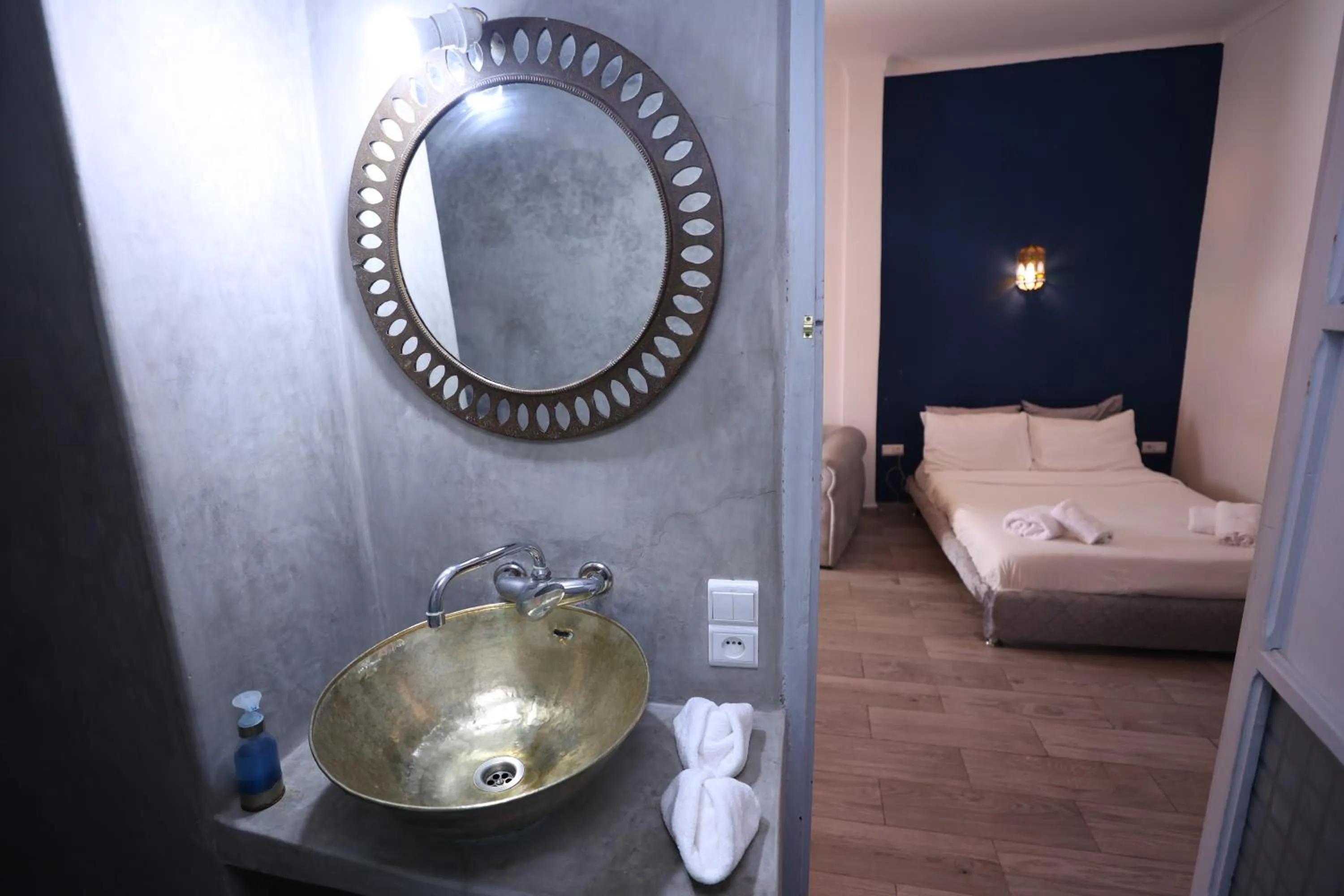 Toilet, Bed in Riad O LY