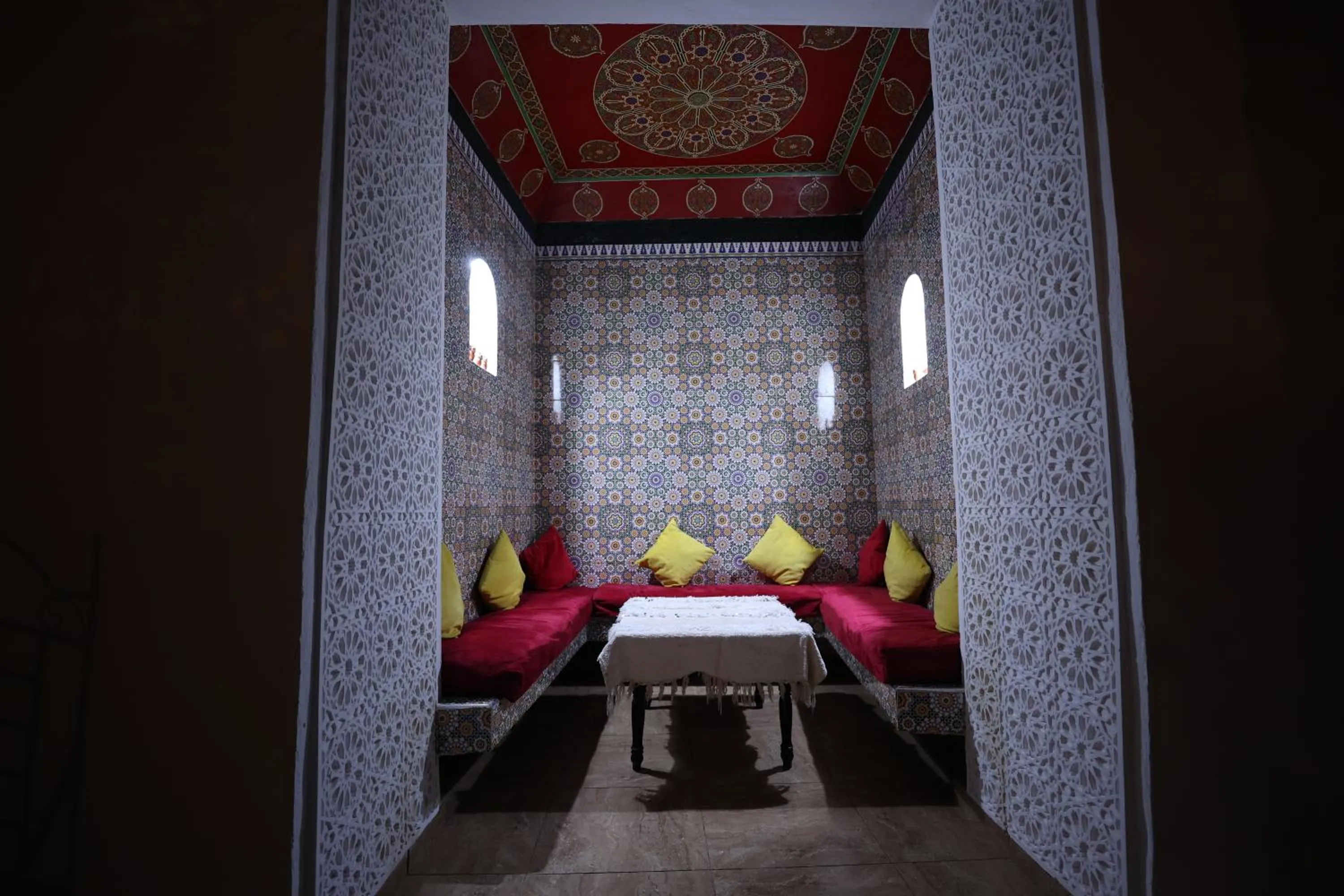 Living room, Bed in Riad O LY