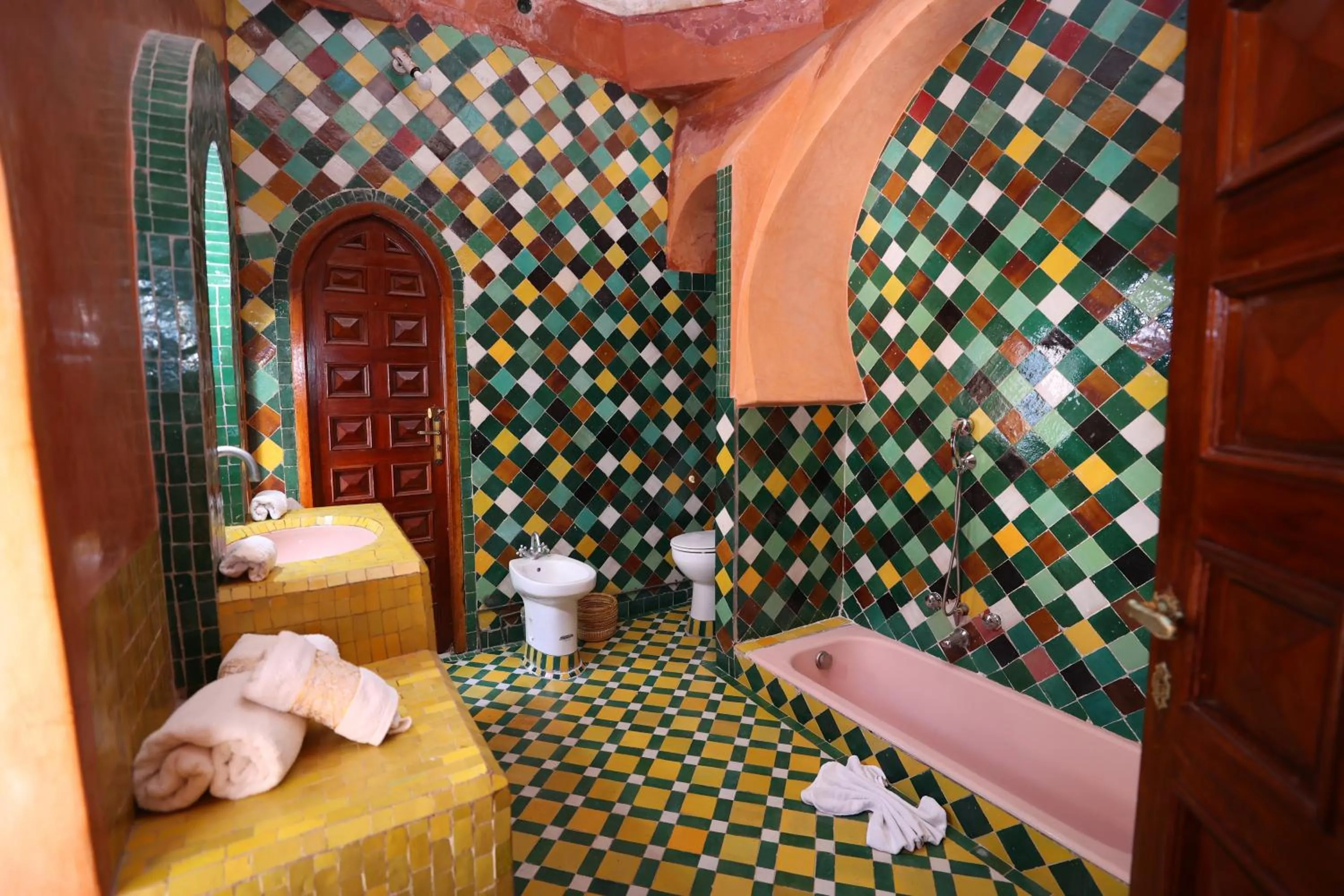 Toilet in Riad O LY