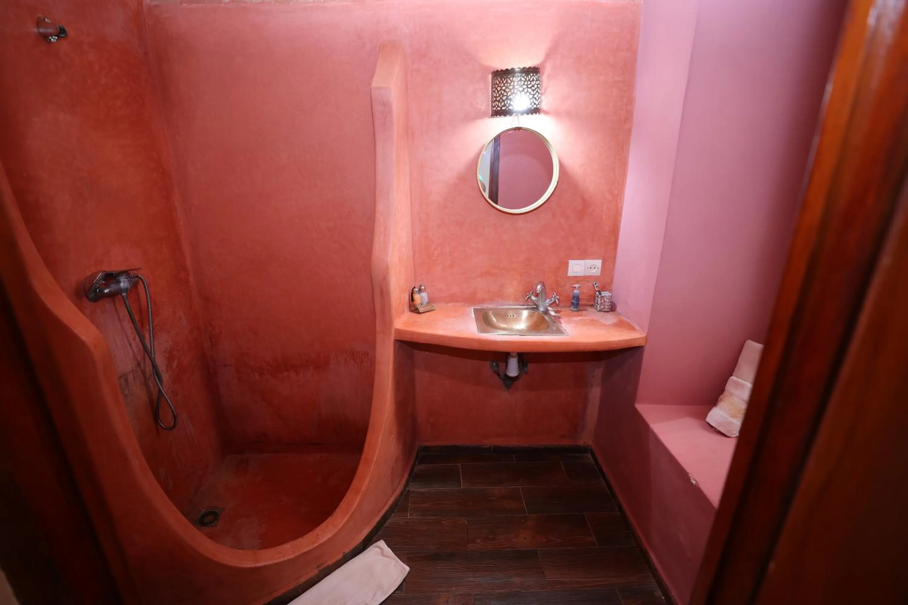 Shower in Riad O LY
